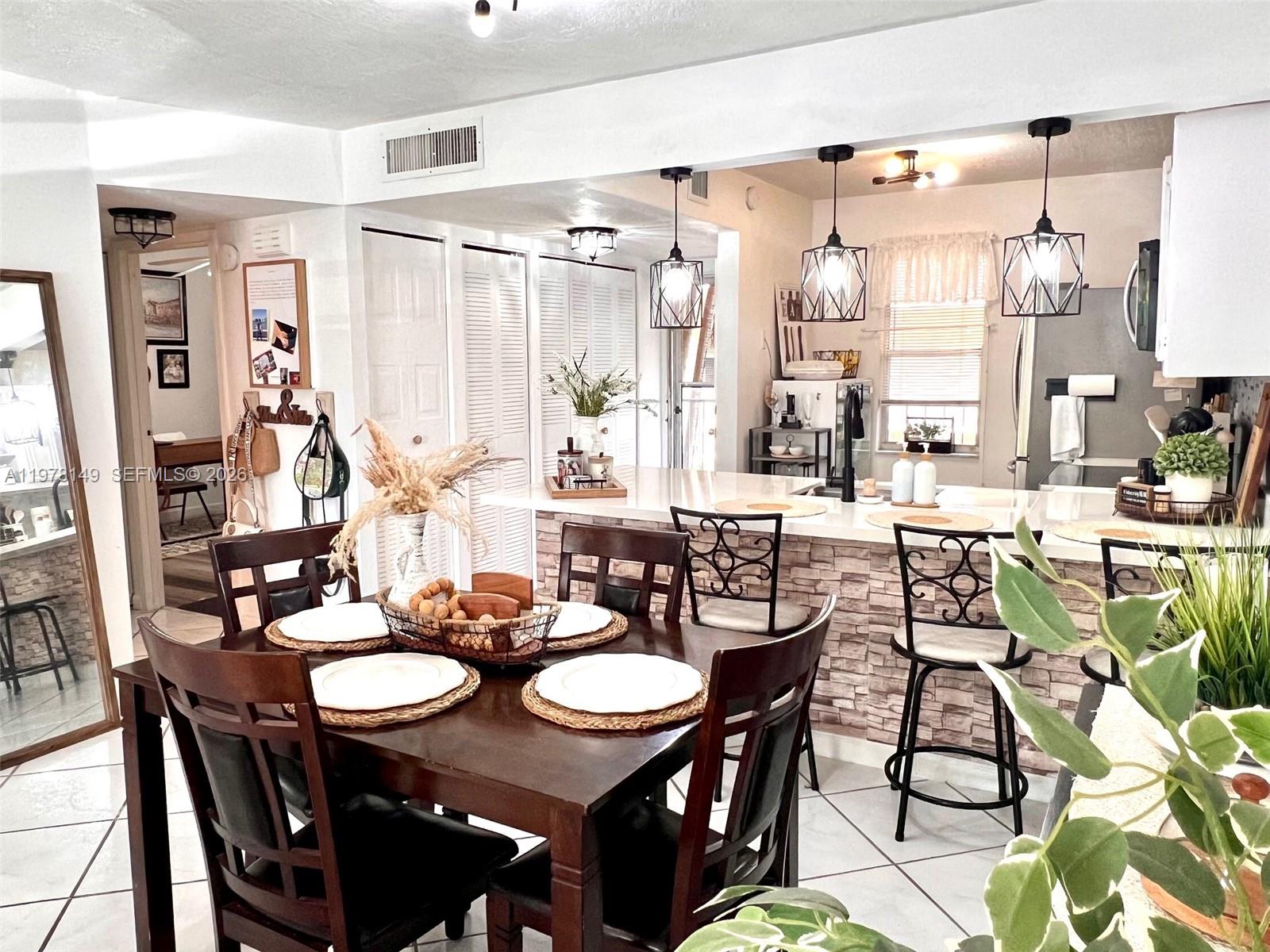 2811 Somerset Dr #211 Lauderdale Lakes, FL 33311