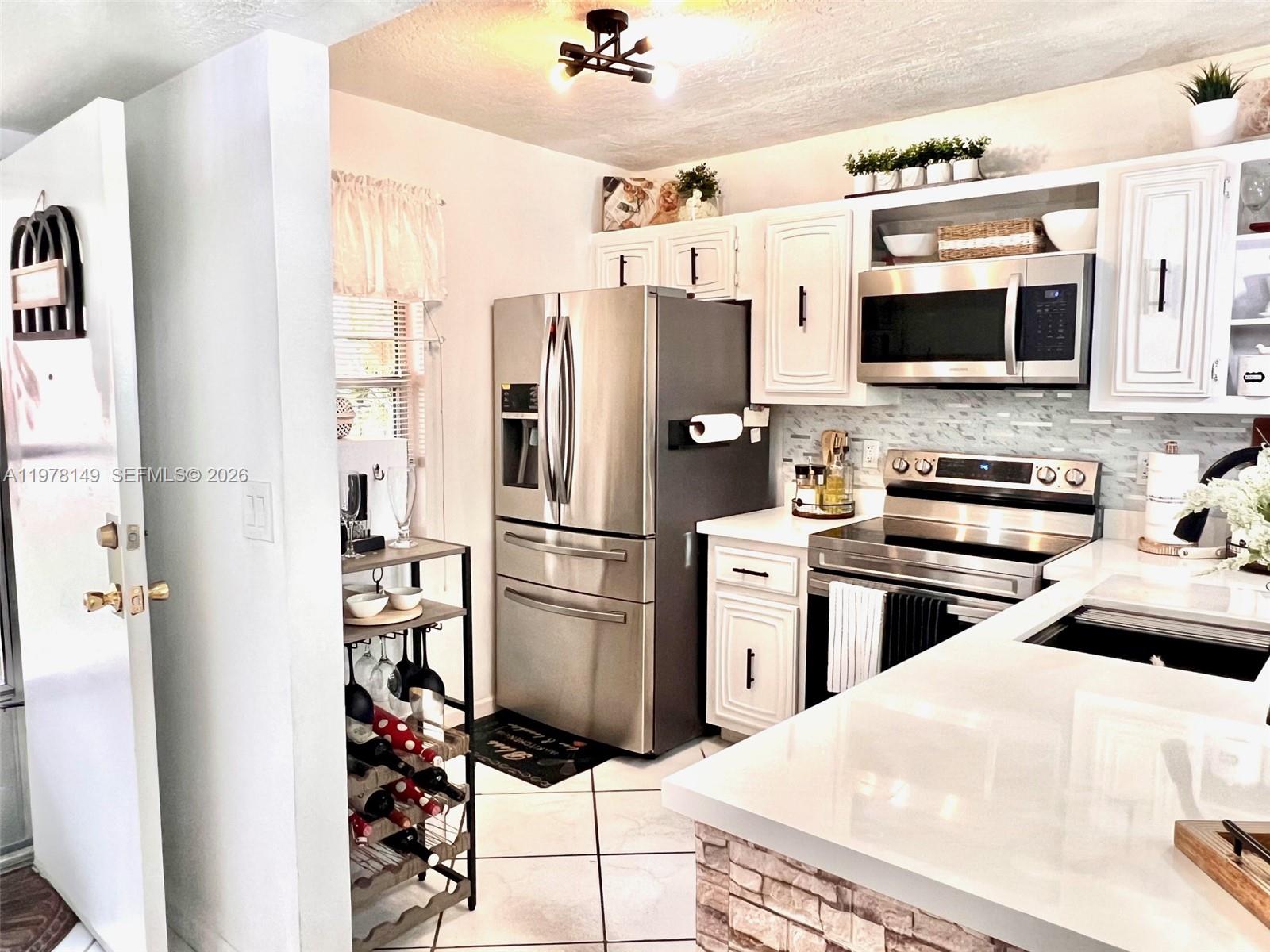 2811 Somerset Dr #211 Lauderdale Lakes, FL 33311