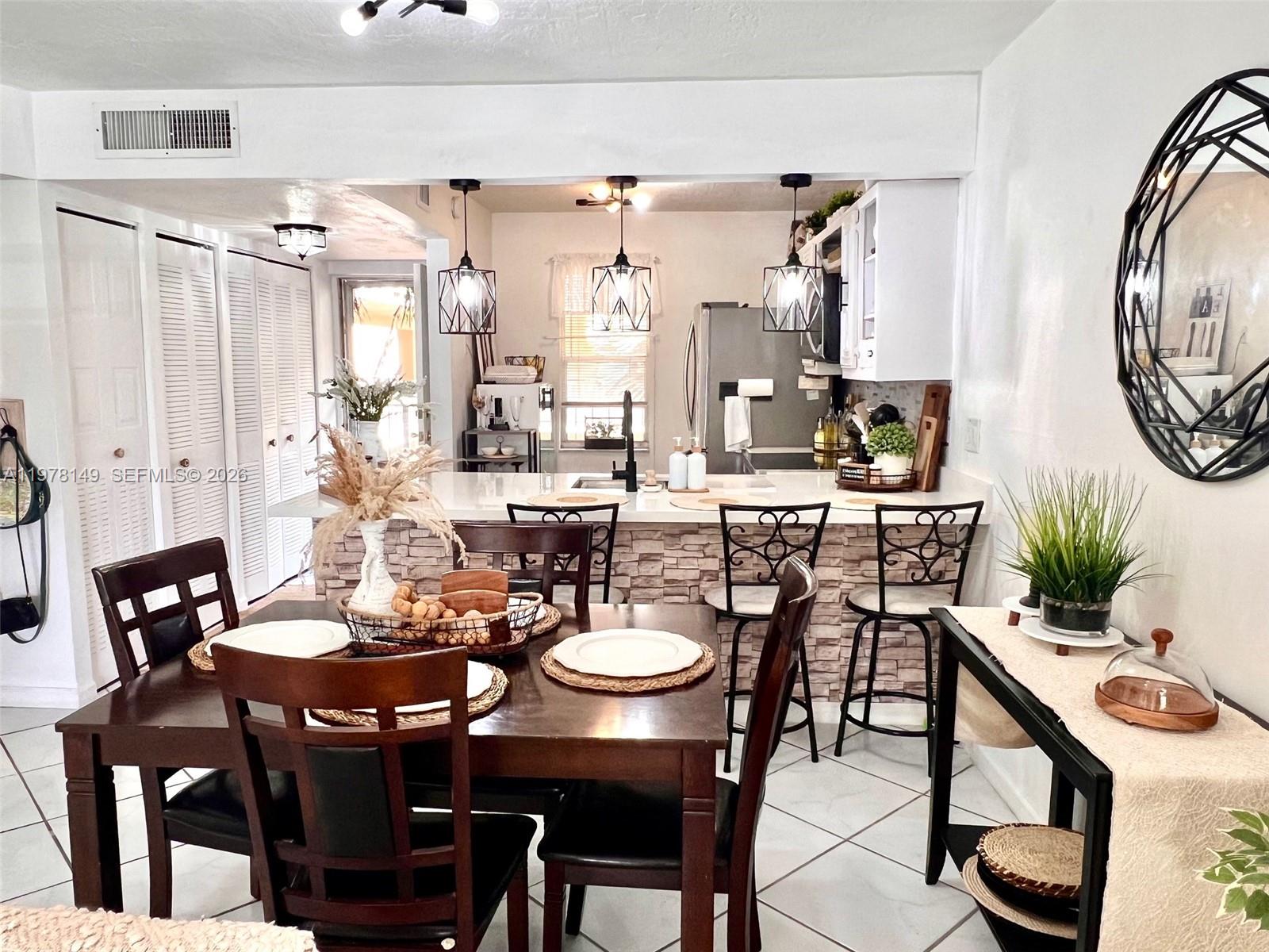 2811 Somerset Dr #211 Lauderdale Lakes, FL 33311