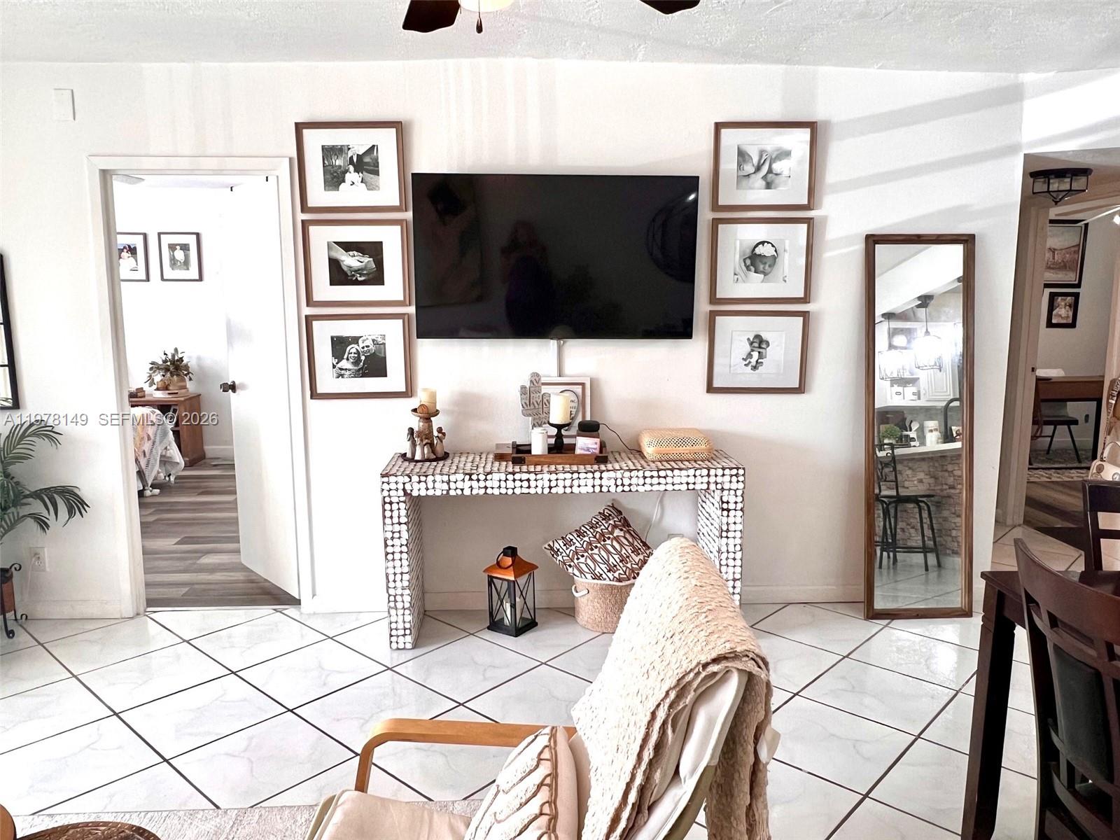 2811 Somerset Dr #211 Lauderdale Lakes, FL 33311