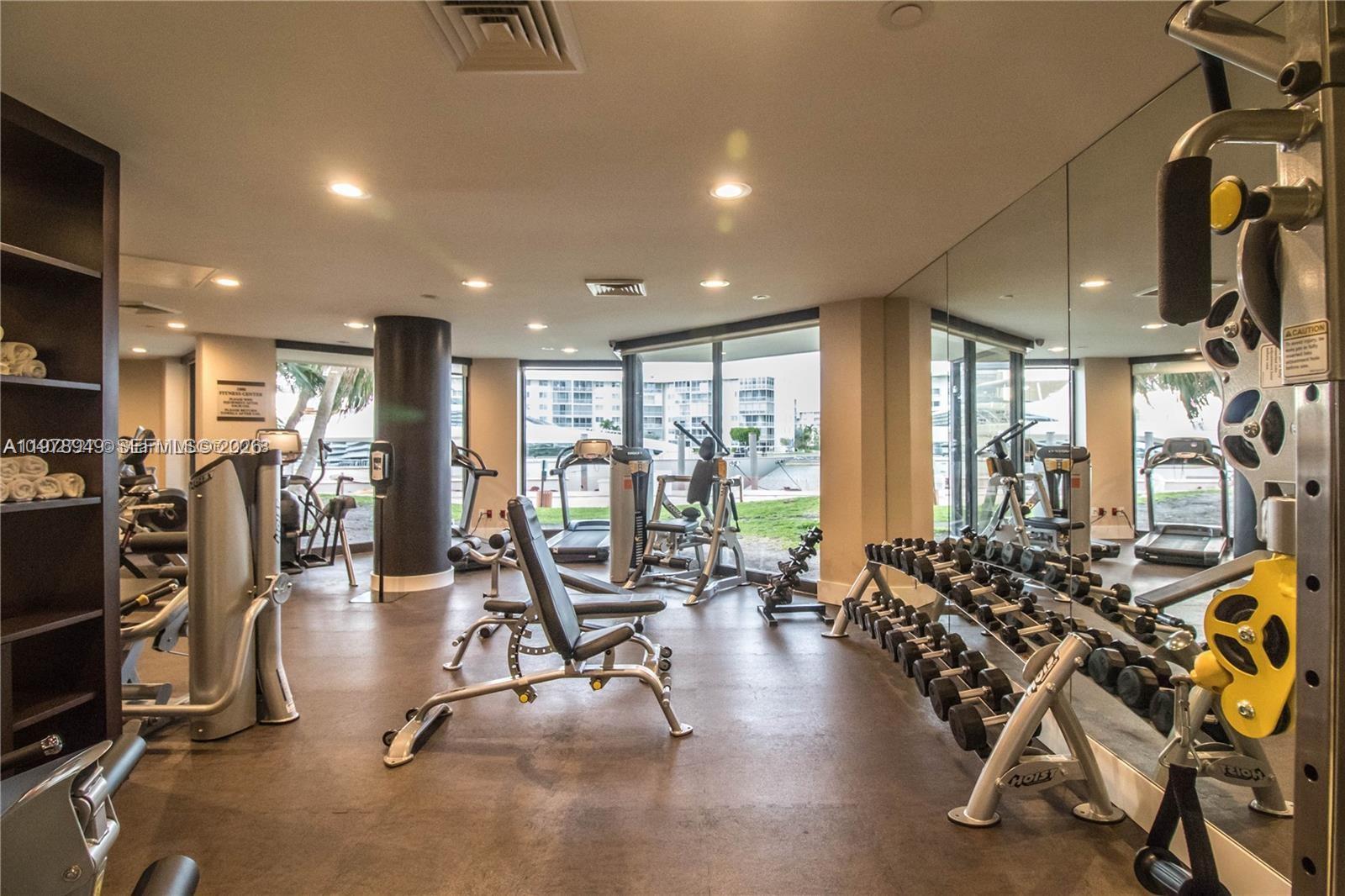 1000 W Island Blvd #1812 Aventura, FL 33160