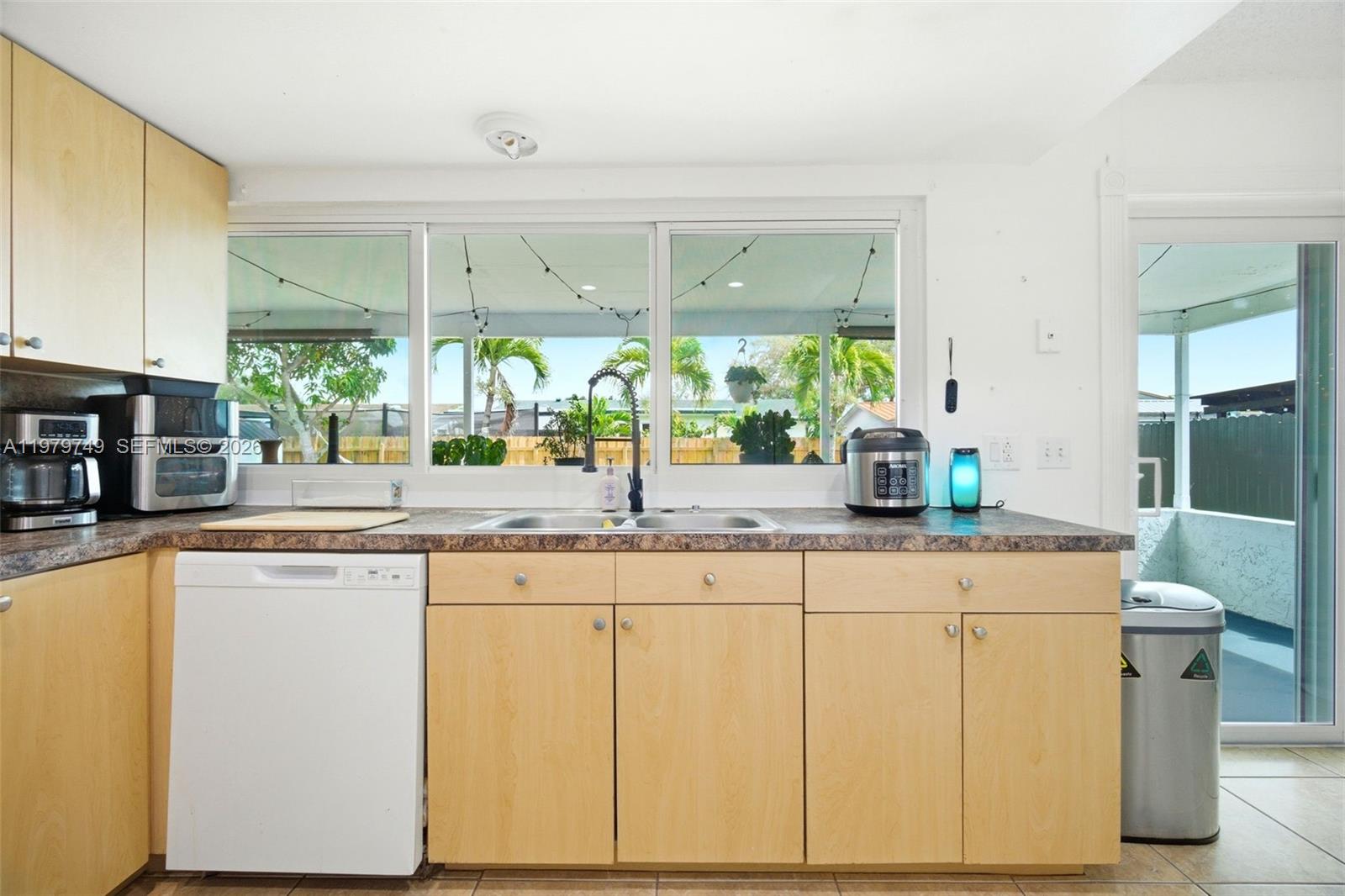 1185 NW 92nd Ave Pembroke Pines, FL 33024