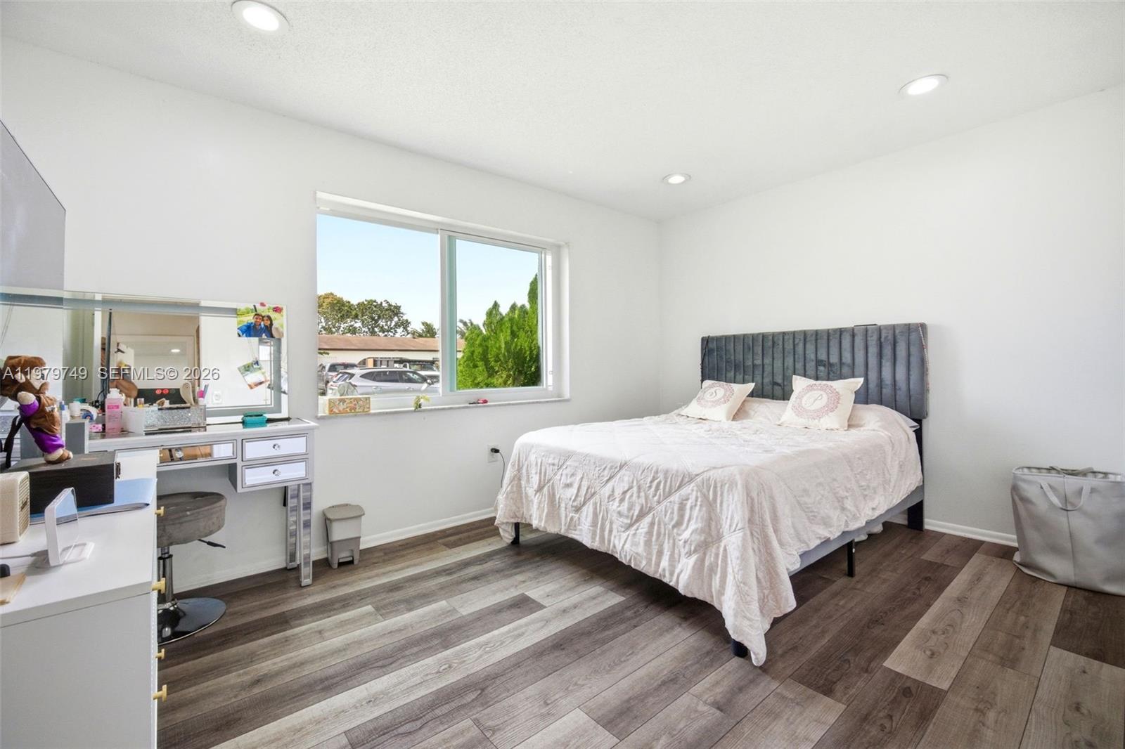 1185 NW 92nd Ave Pembroke Pines, FL 33024