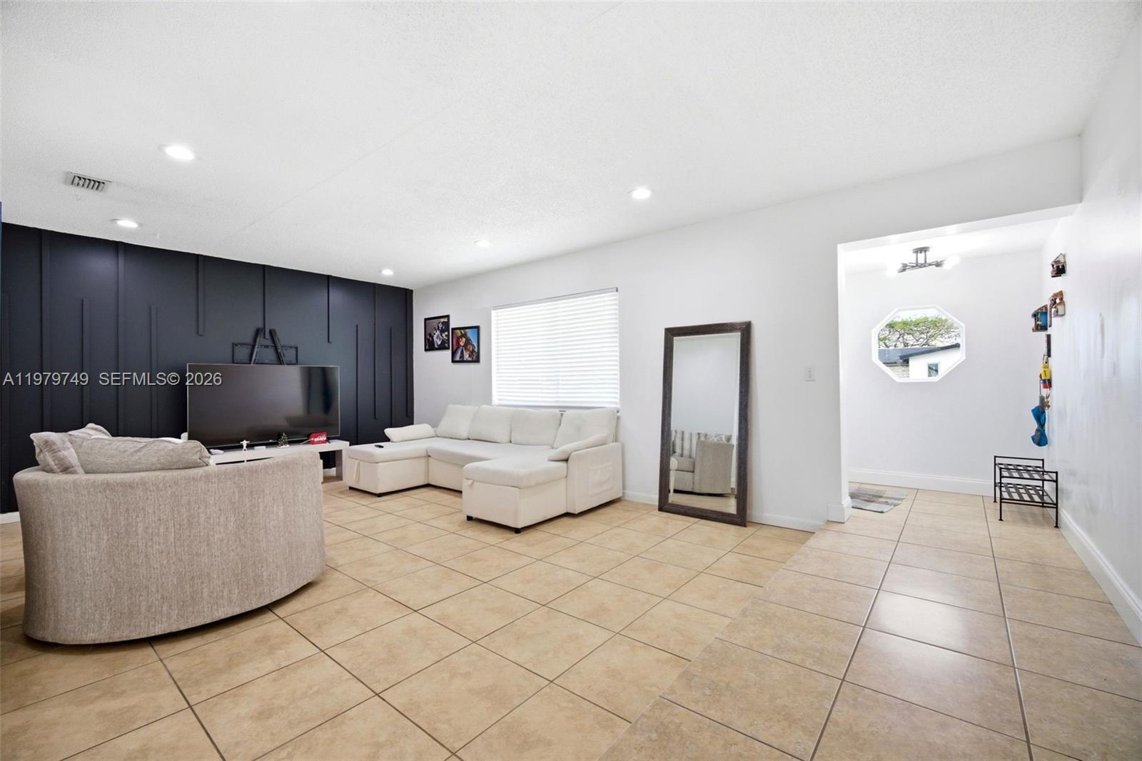 1185 NW 92nd Ave Pembroke Pines, FL 33024