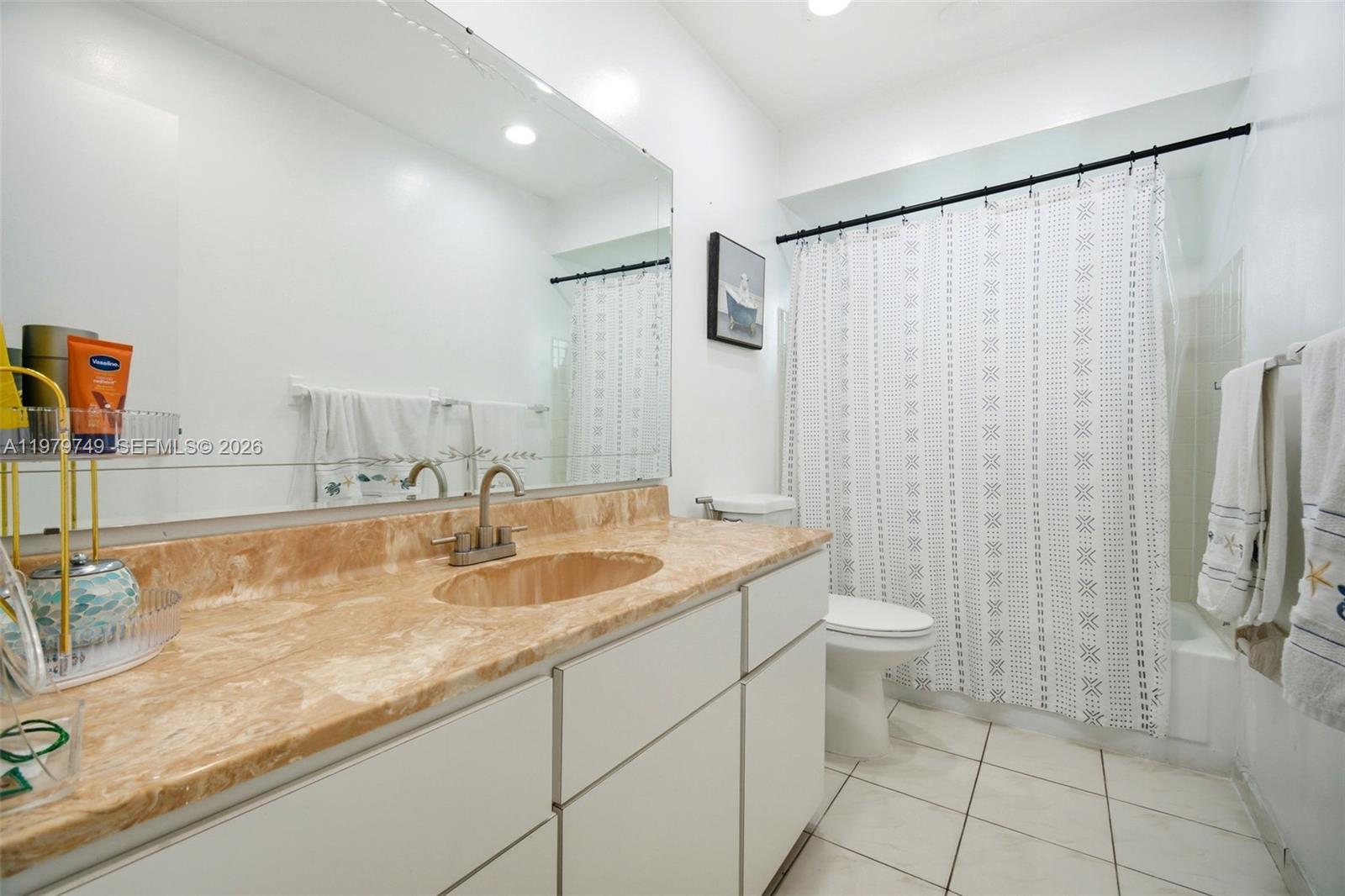 1185 NW 92nd Ave Pembroke Pines, FL 33024