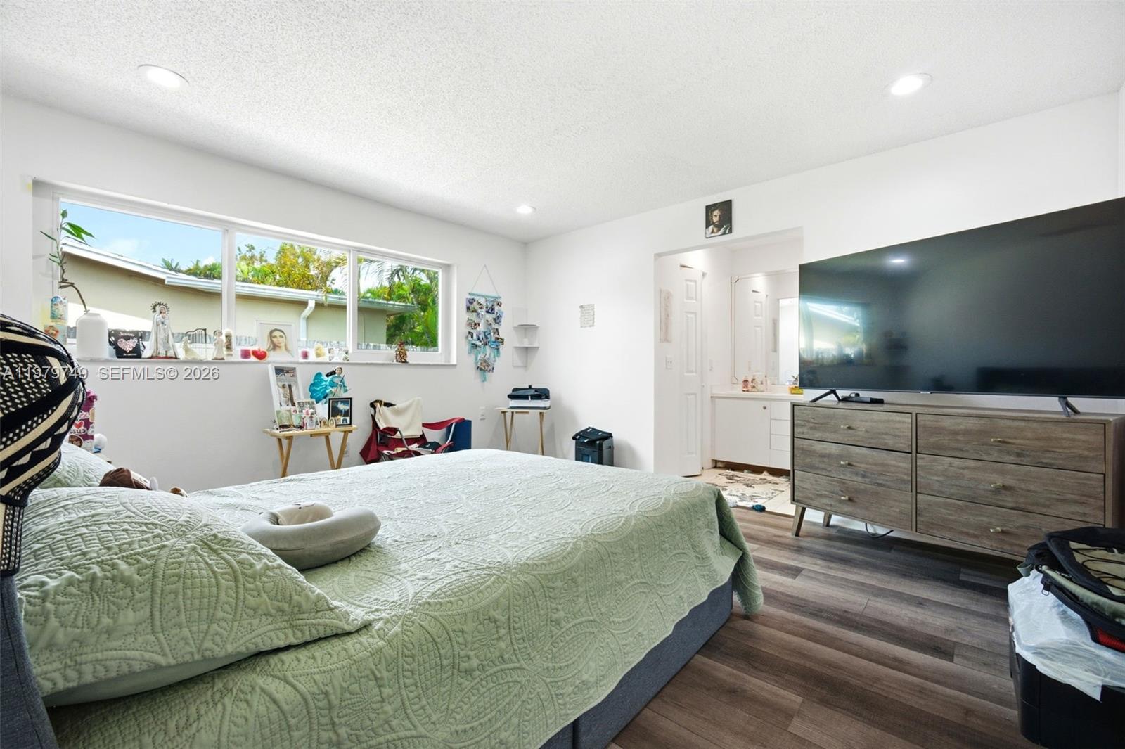 1185 NW 92nd Ave Pembroke Pines, FL 33024