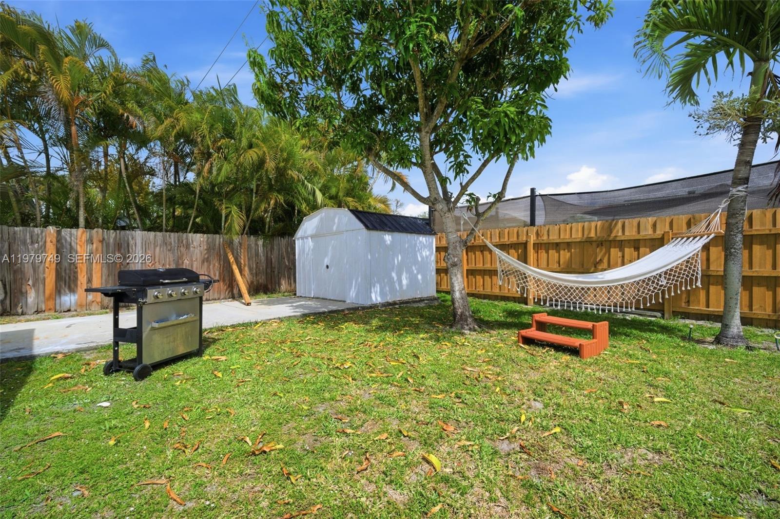 1185 NW 92nd Ave Pembroke Pines, FL 33024