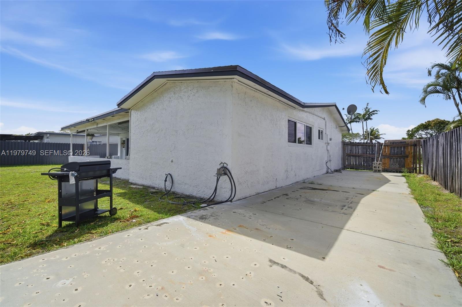 1185 NW 92nd Ave Pembroke Pines, FL 33024