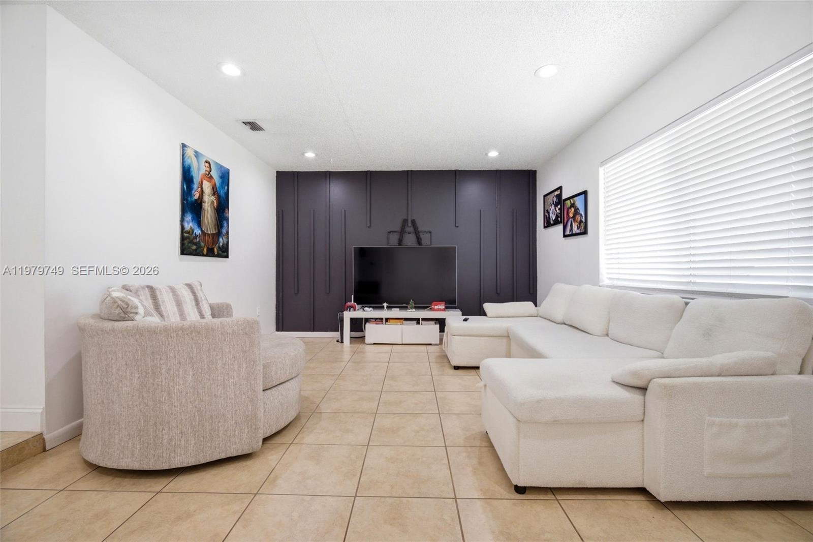 1185 NW 92nd Ave Pembroke Pines, FL 33024