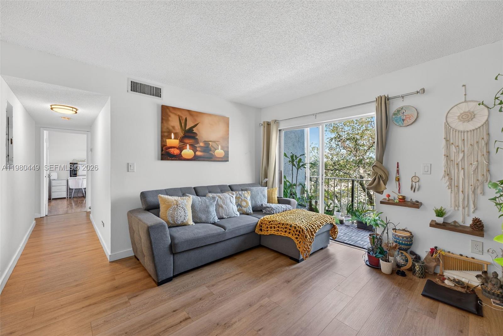 8950 NE 8th Ave #402