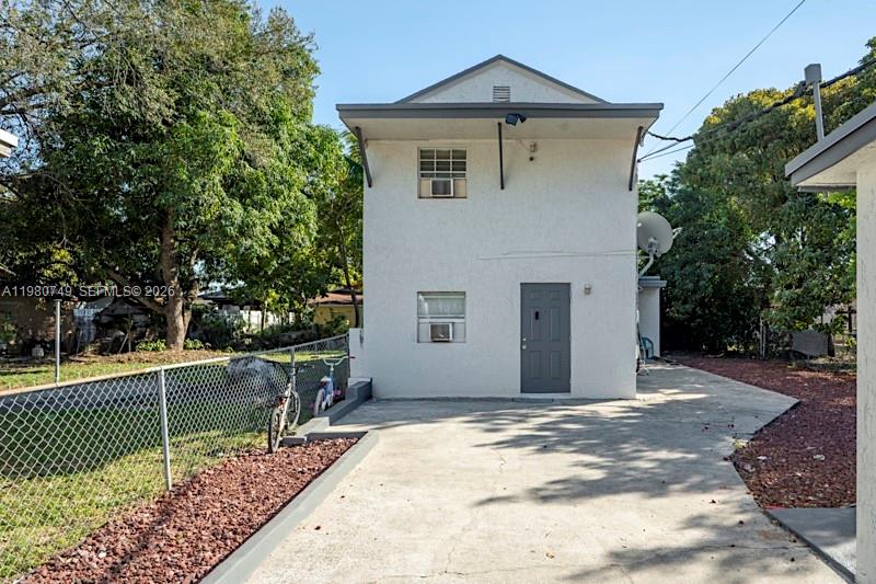 2378 NW 60th St Miami, FL 33142