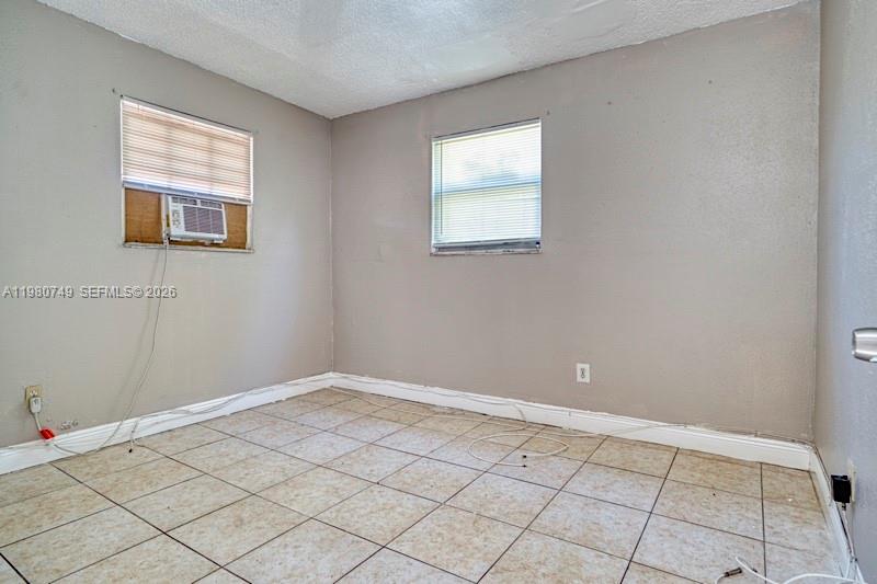 2378 NW 60th St Miami, FL 33142