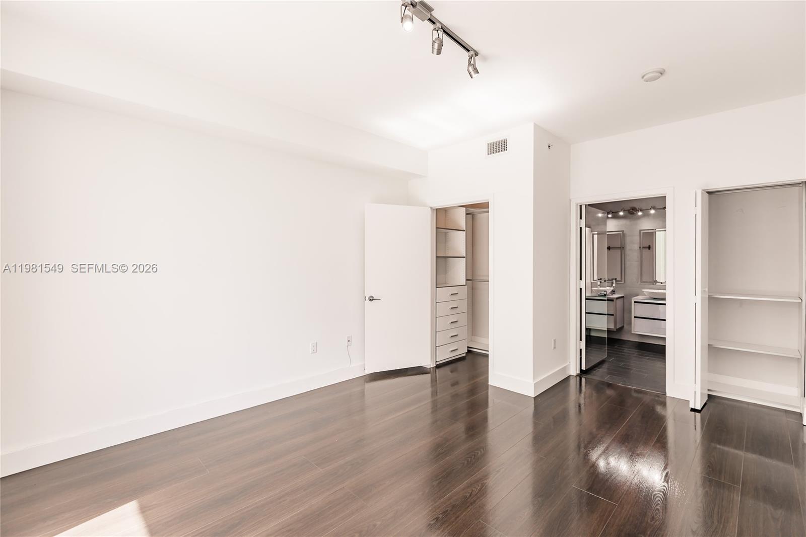 1111 SW 1st Ave #3216-N Miami, FL 33130