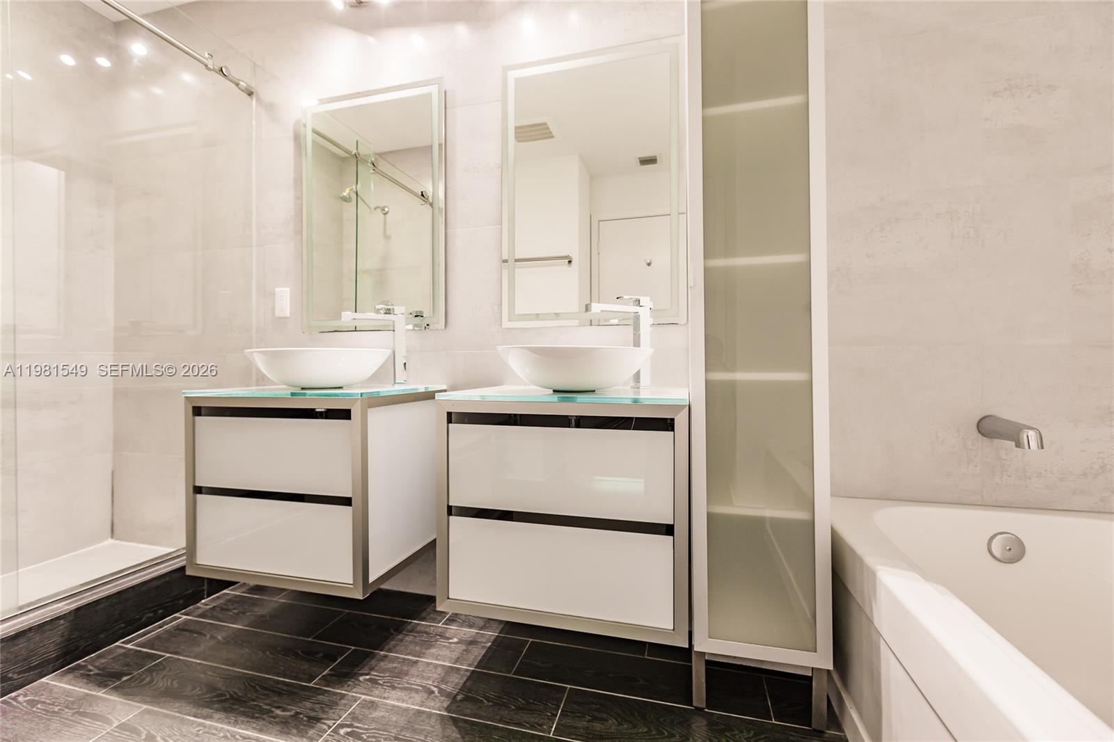 1111 SW 1st Ave #3216-N Miami, FL 33130