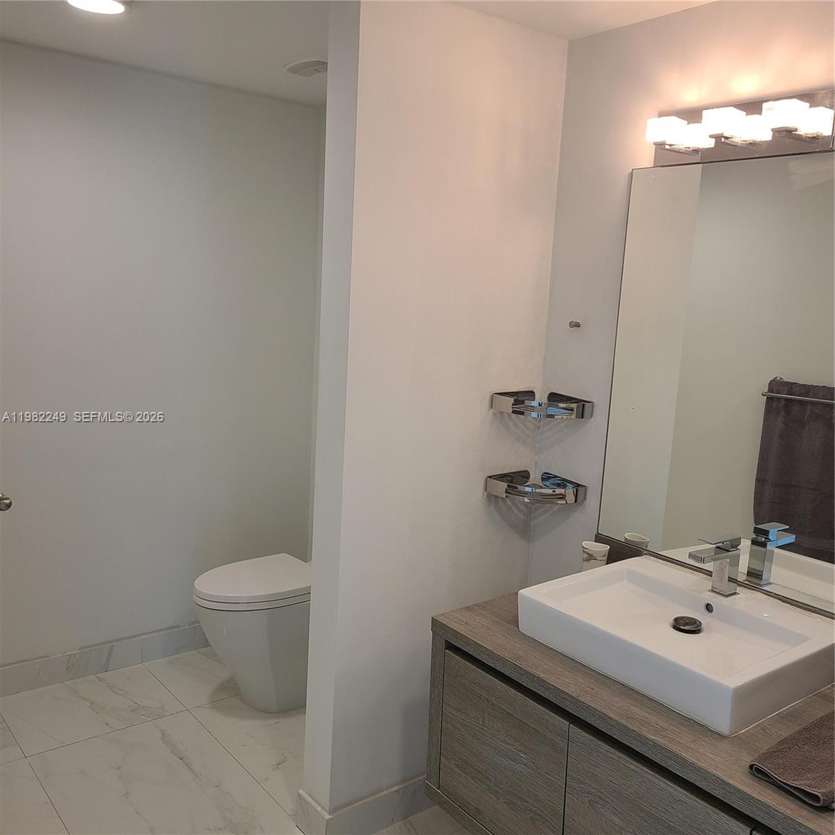 image 400 Sunny Isles40