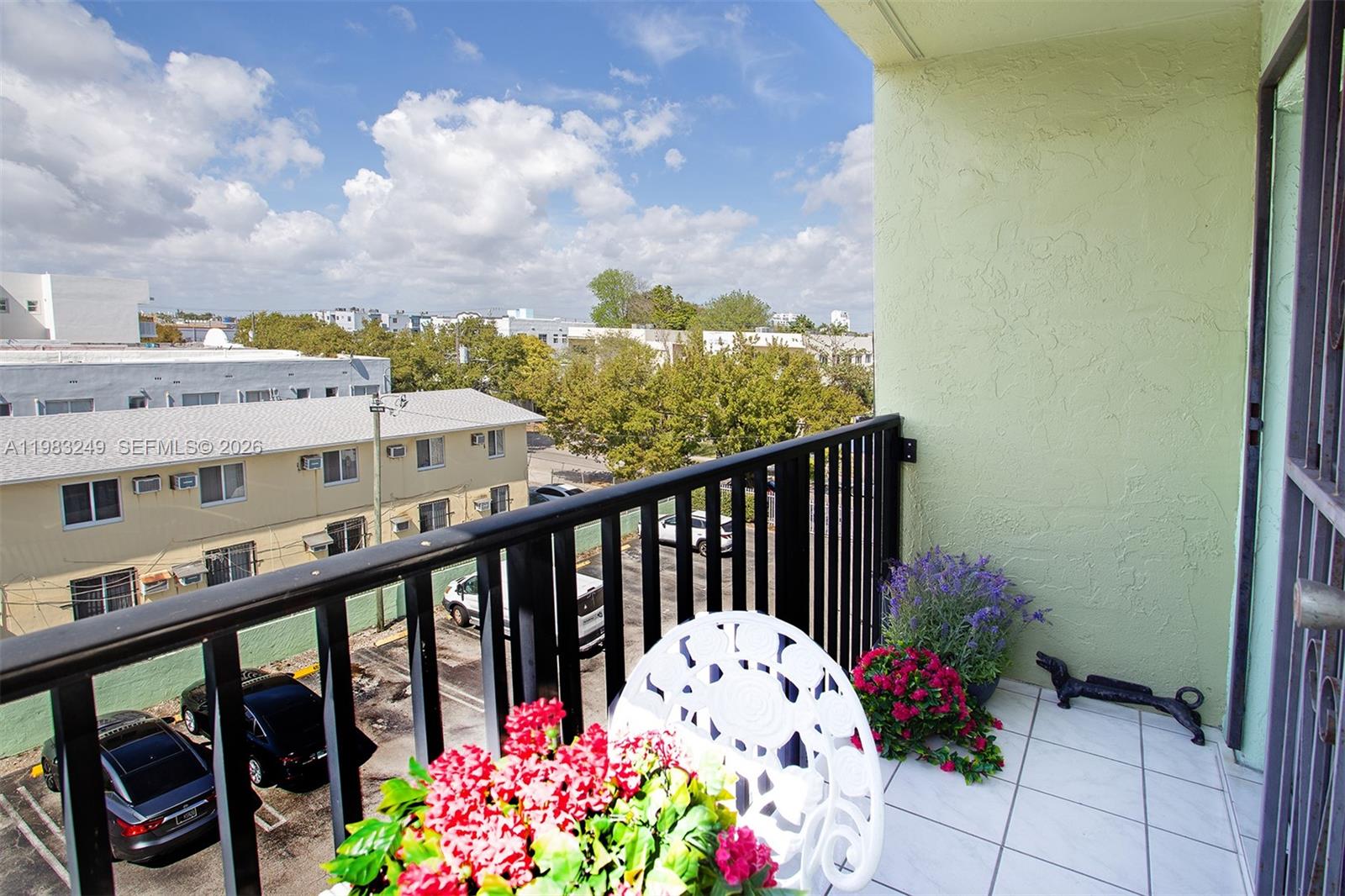 1530 SW 2nd St #405 Miami, FL 33135