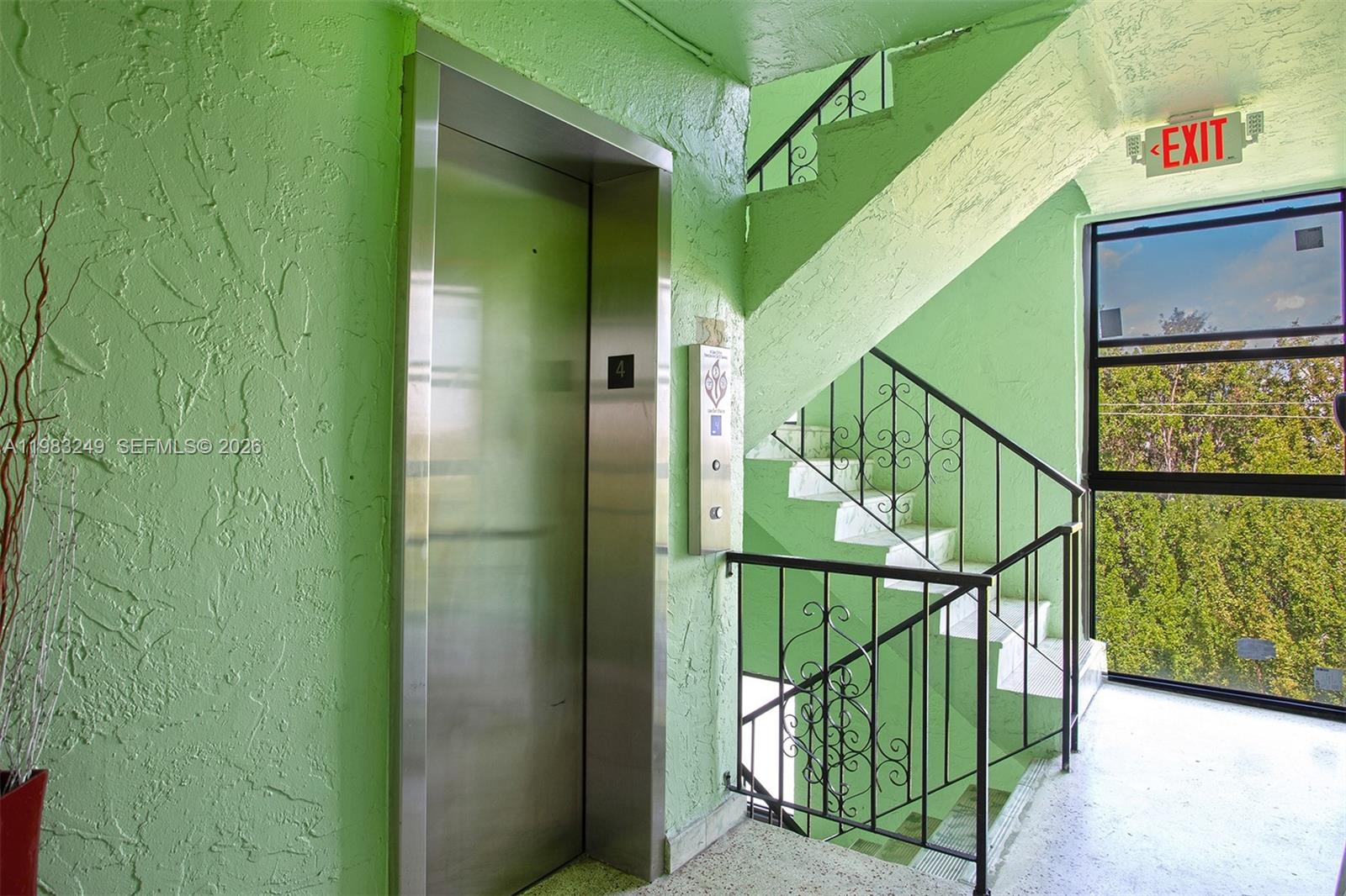 1530 SW 2nd St #405 Miami, FL 33135