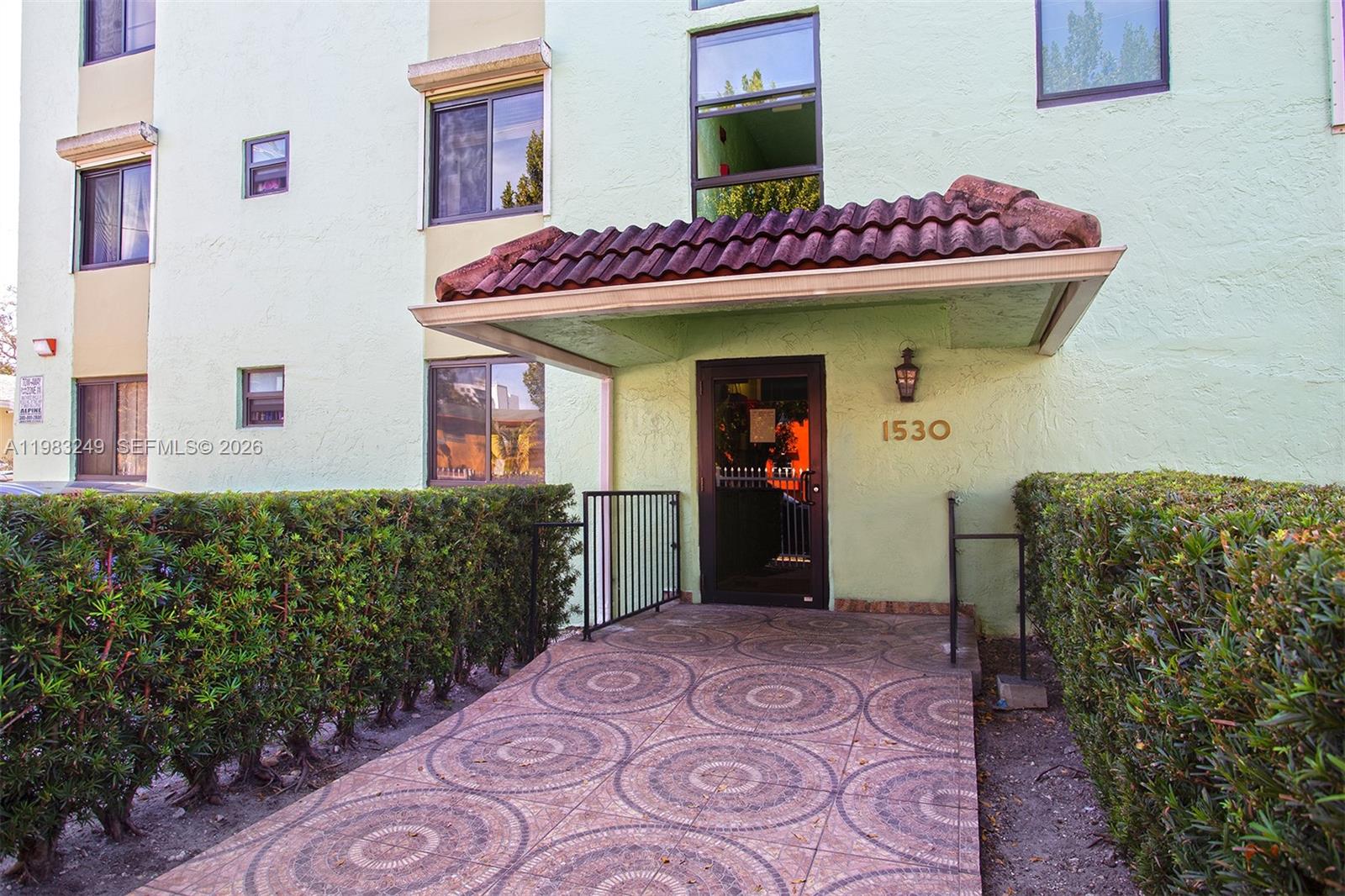 1530 SW 2nd St #405 Miami, FL 33135