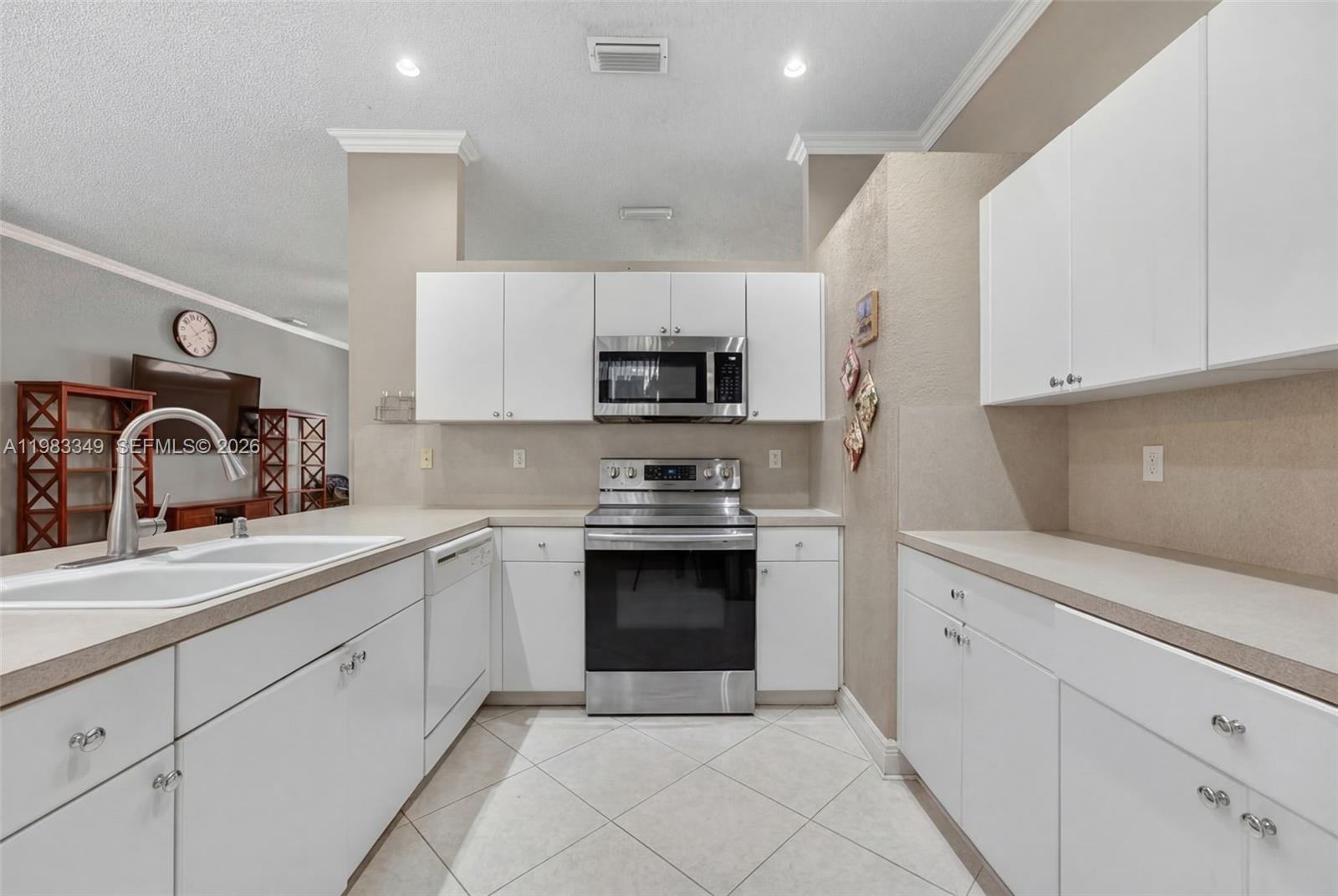 3090 SE 7th Pl Homestead, FL 33033