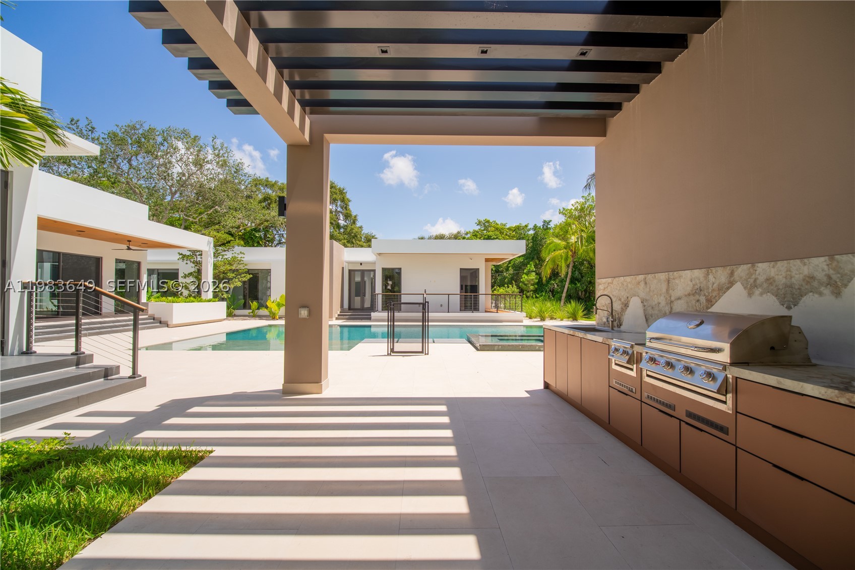11720 SW 77th Ave Pinecrest, FL 33156