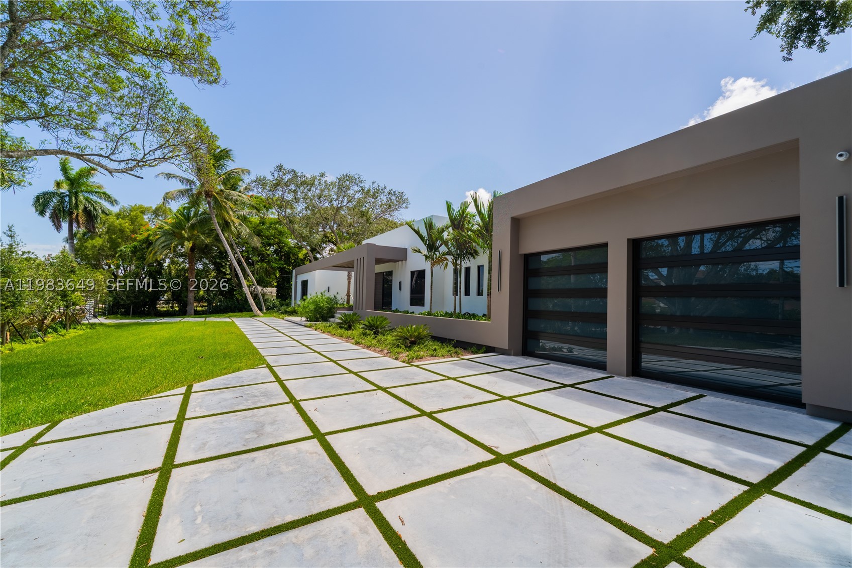 11720 SW 77th Ave Pinecrest, FL 33156