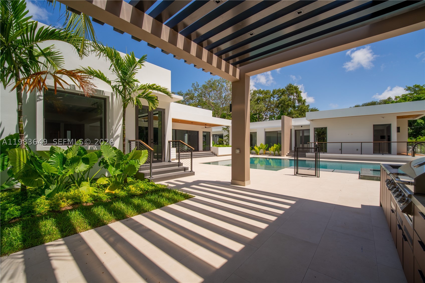 11720 SW 77th Ave Pinecrest, FL 33156
