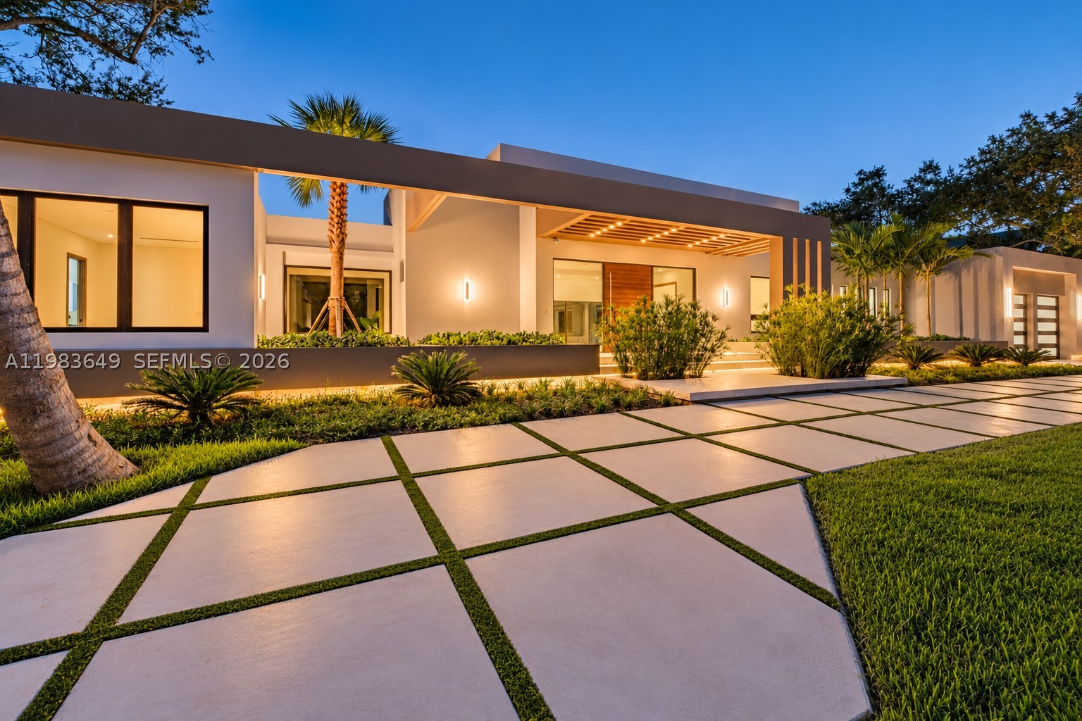 11720 SW 77th Ave Pinecrest, FL 33156