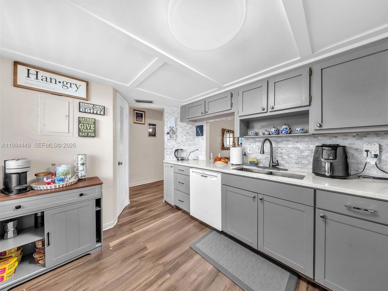 1101 NE 191st St #307 Miami, FL 33179