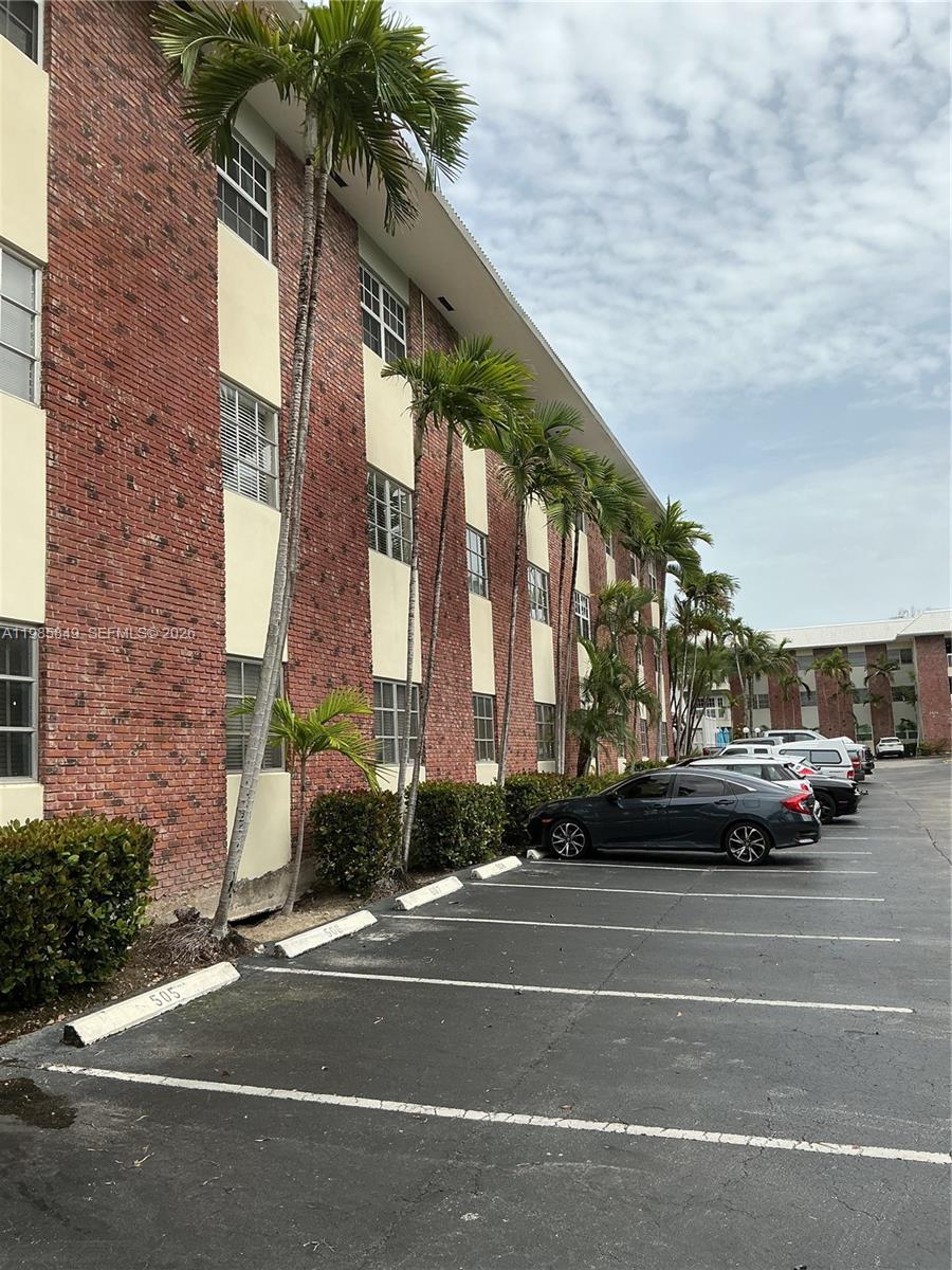 2424 SE 17th Cswy #111B