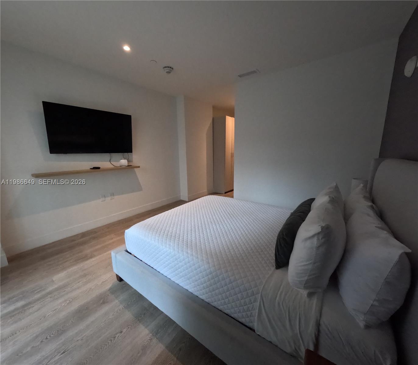 239 SW 9th St #508 Miami, FL 33130