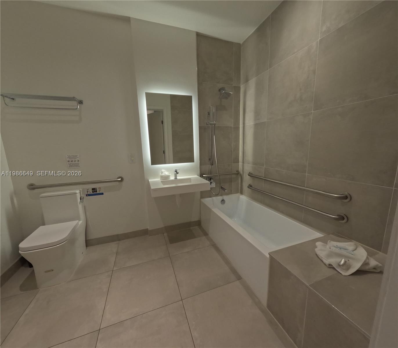 239 SW 9th St #508 Miami, FL 33130