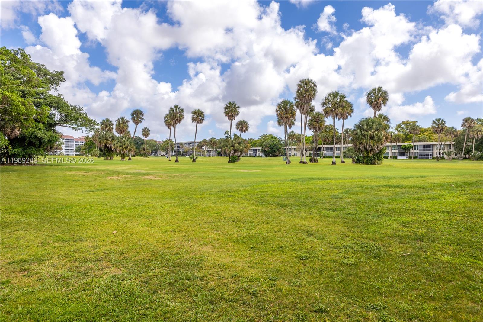 806 Cypress Grv Ln #111 Pompano Beach, FL 33069