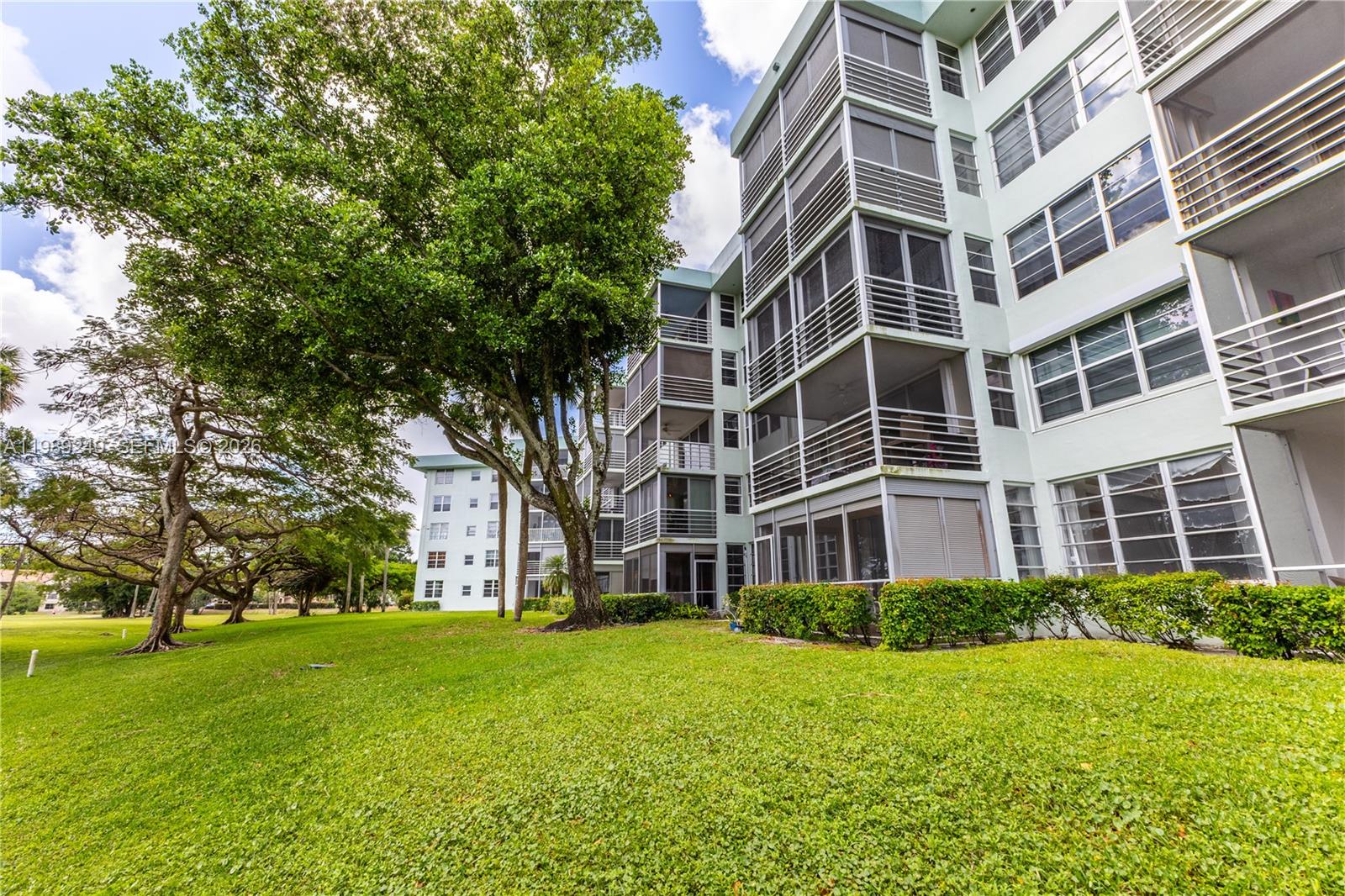 806 Cypress Grv Ln #111 Pompano Beach, FL 33069