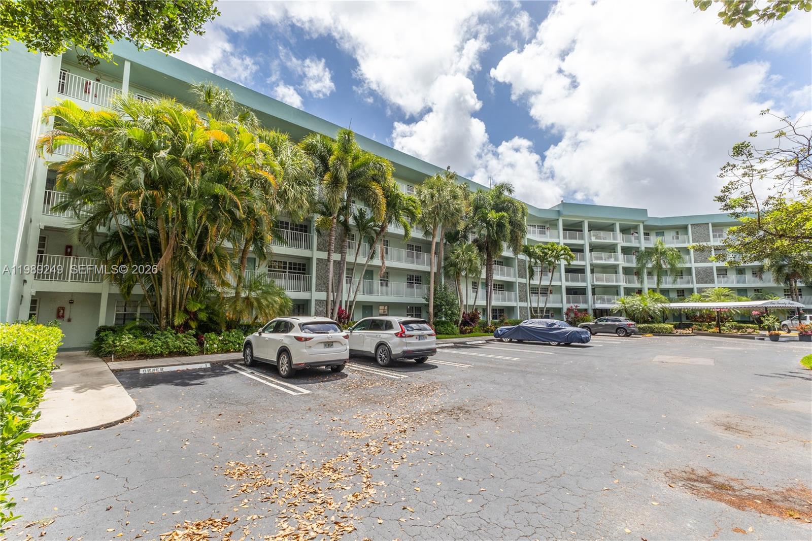 806 Cypress Grv Ln #111 Pompano Beach, FL 33069