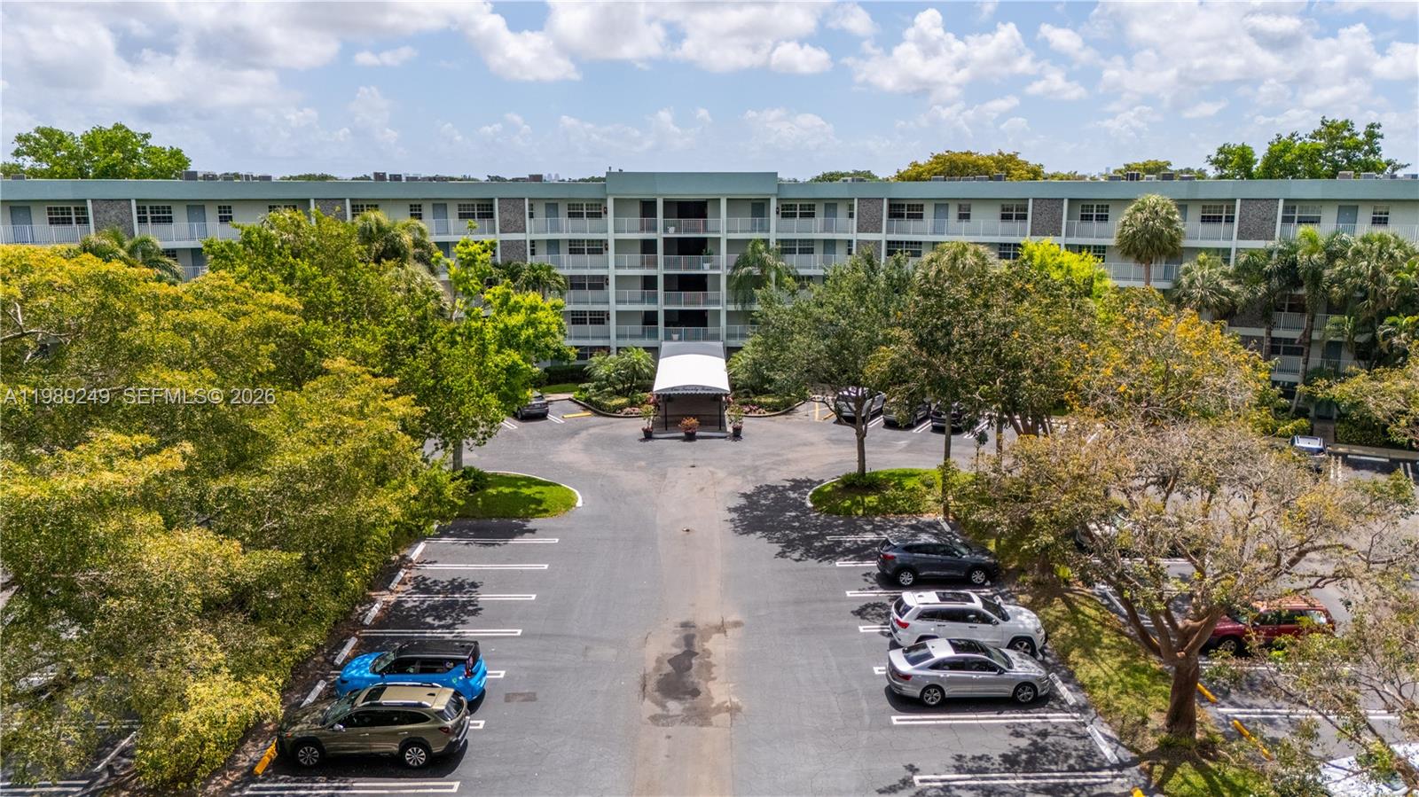 806 Cypress Grv Ln #111 Pompano Beach, FL 33069