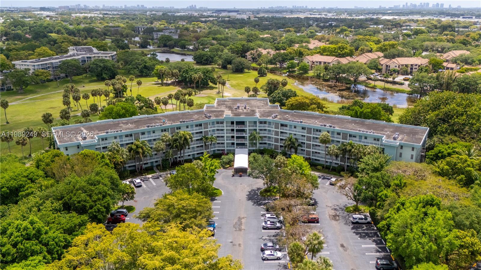 806 Cypress Grv Ln #111 Pompano Beach, FL 33069