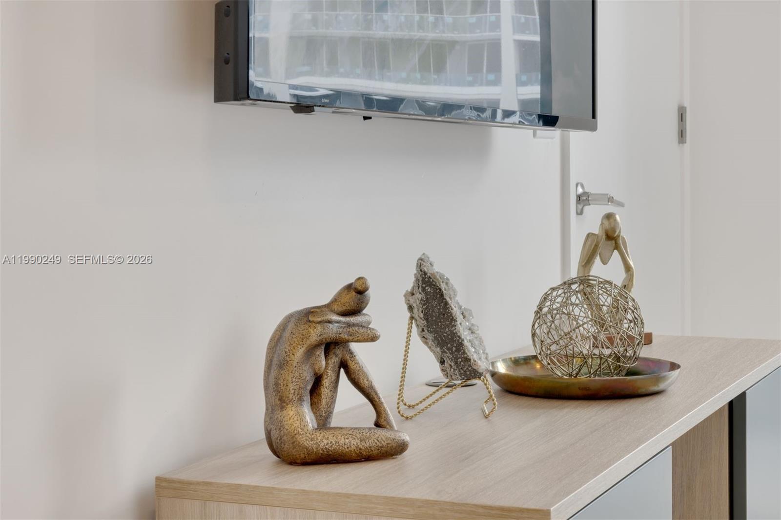 159 NE 6th St #2607 Miami, FL 33132