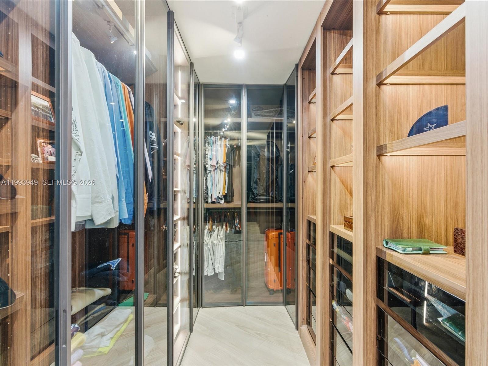 19955 NE 38th Ct #1205 Aventura, FL 33180