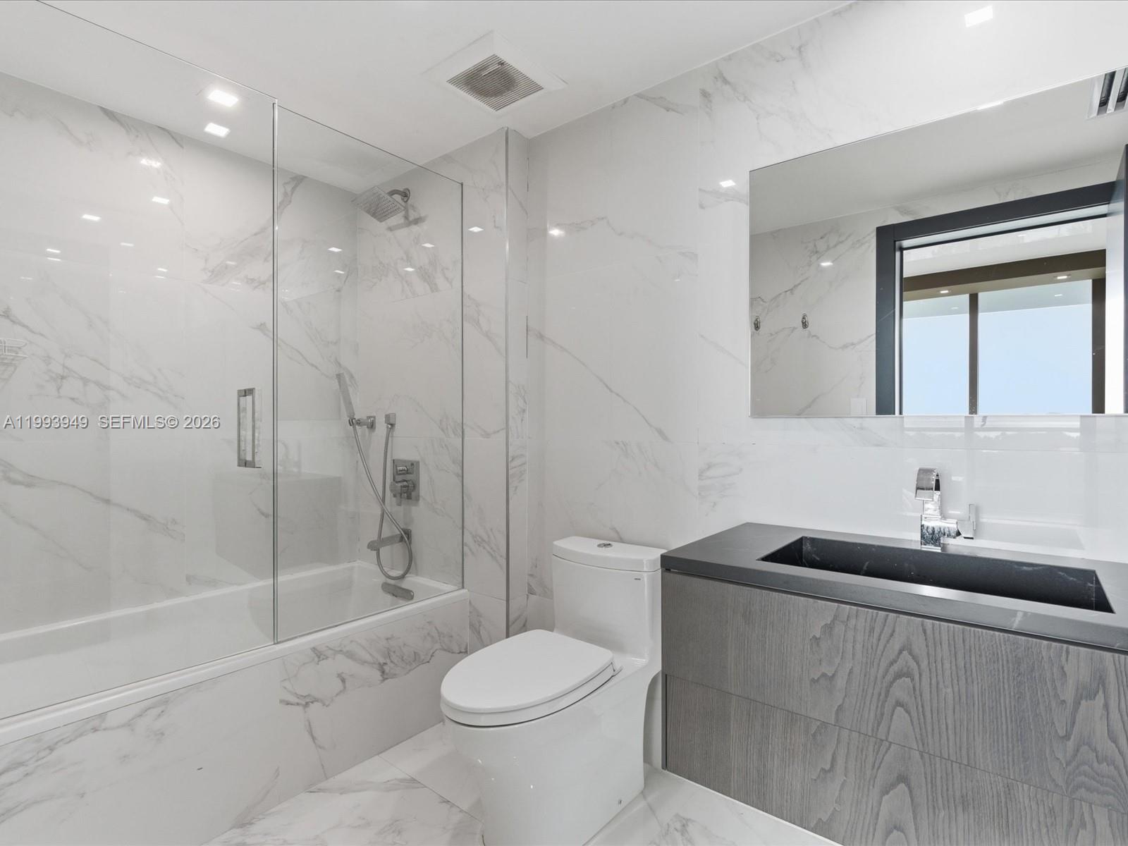 19955 NE 38th Ct #1205 Aventura, FL 33180