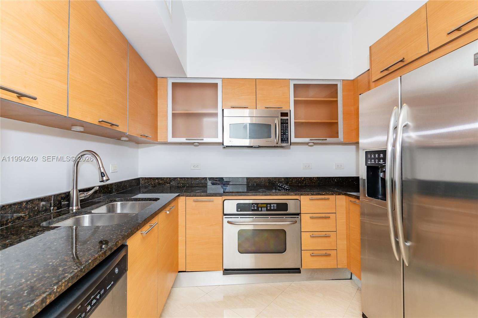 image Brickell on the River North22