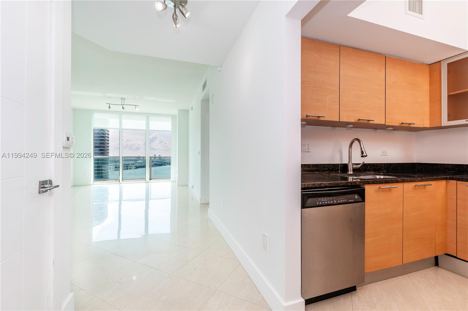 image Brickell on the River North23