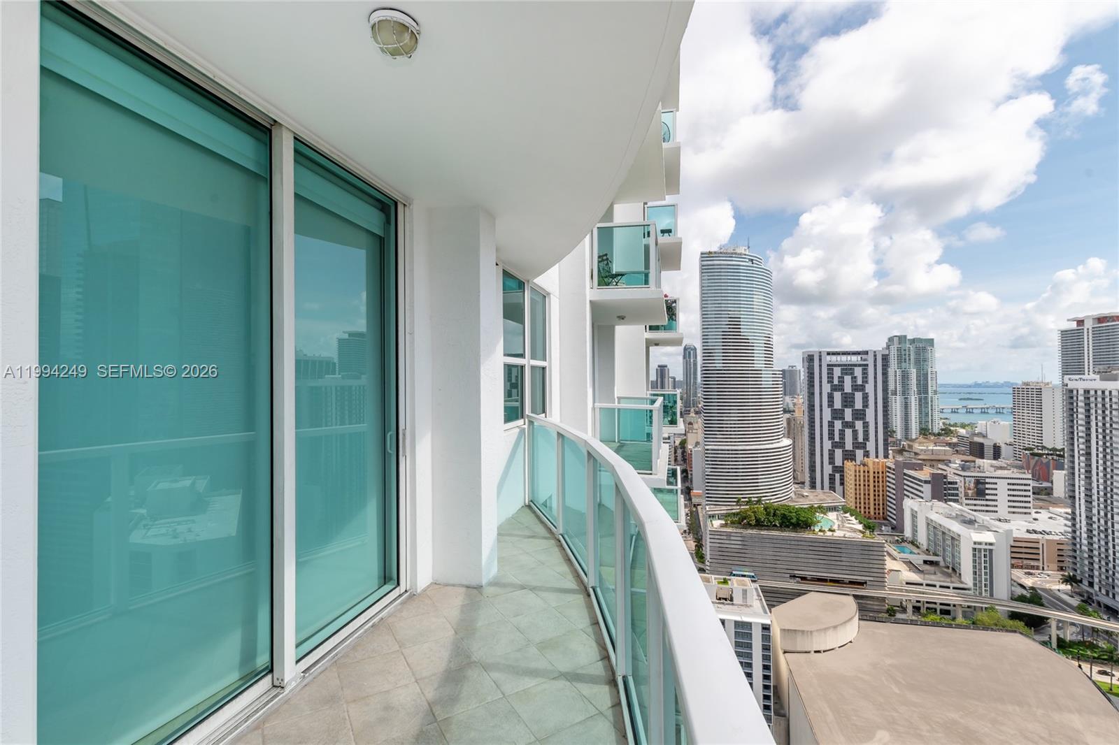 image Brickell on the River North30