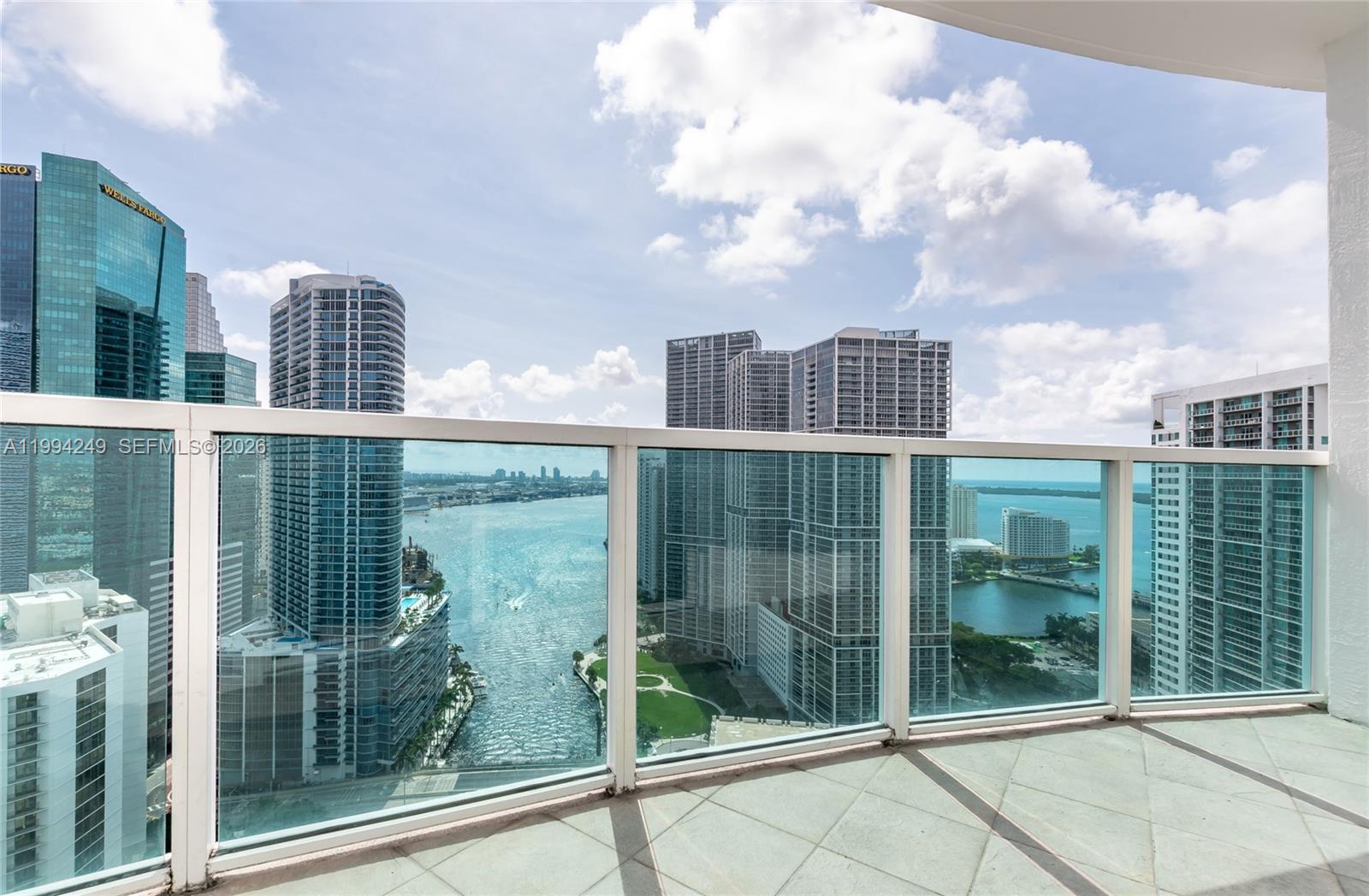 image Brickell on the River North33