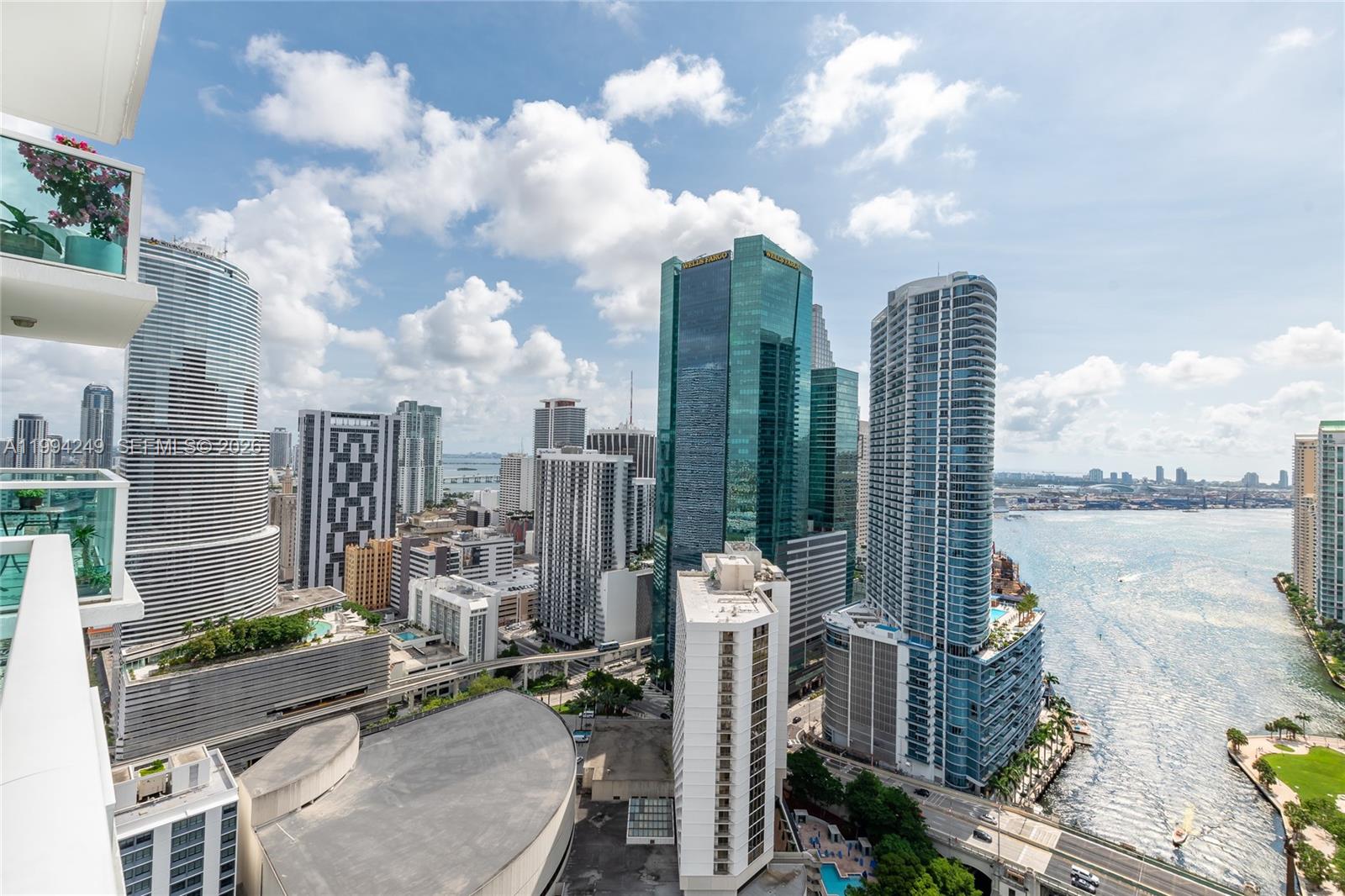 image Brickell on the River North34