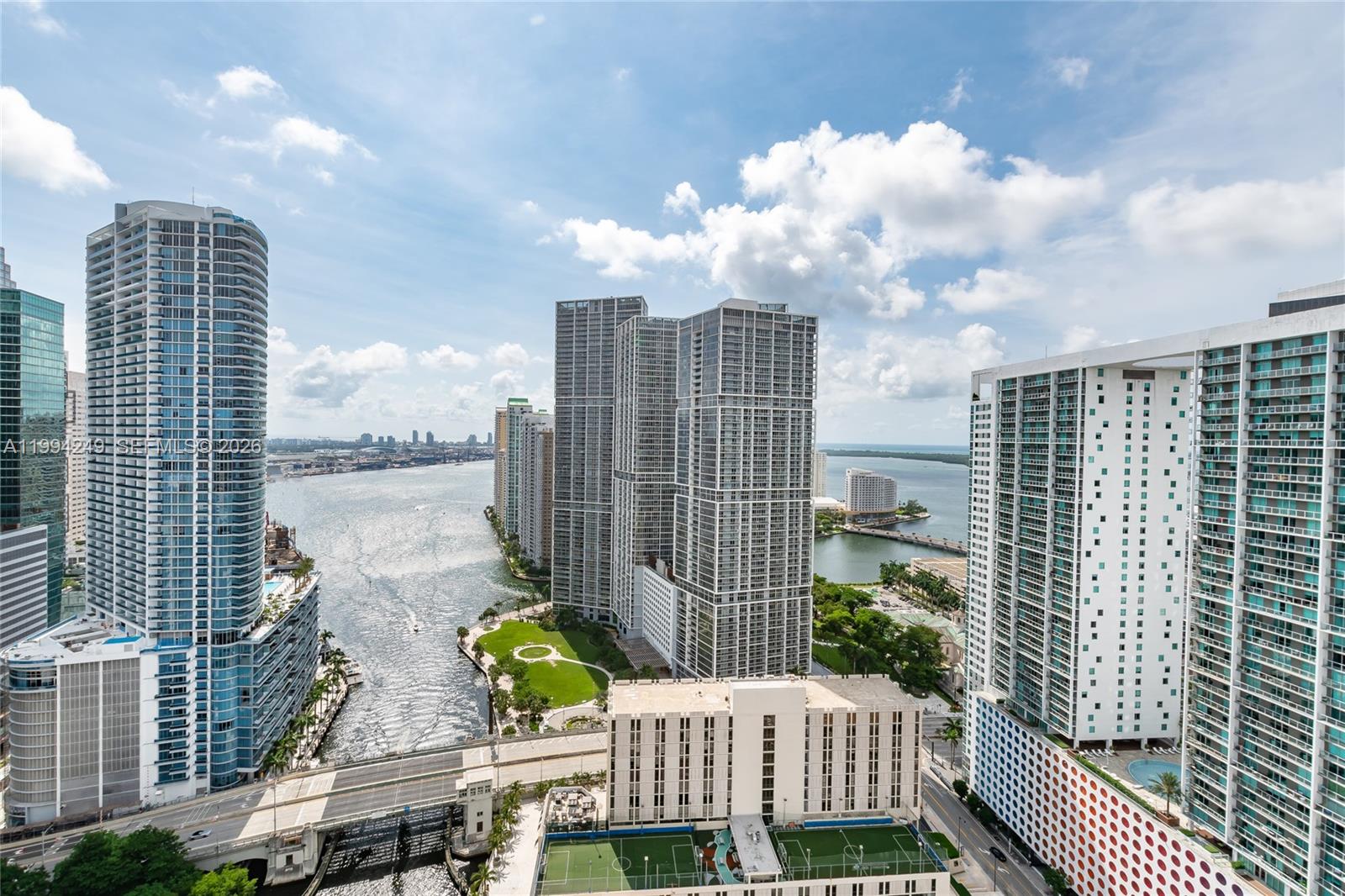 image Brickell on the River North37