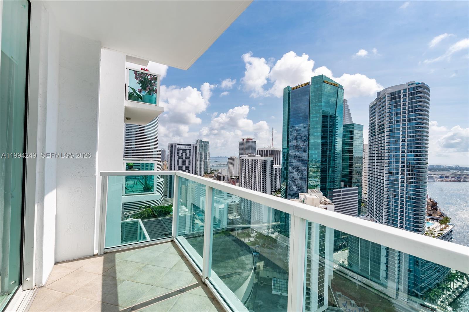 image Brickell on the River North38