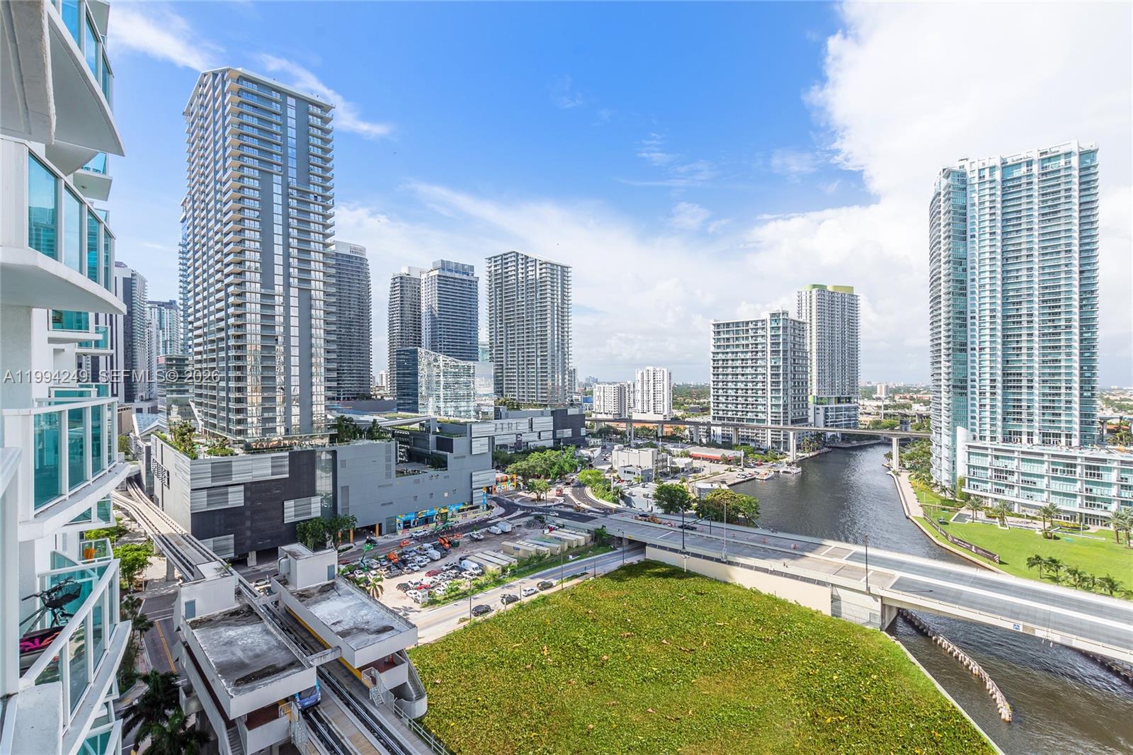 image Brickell on the River North6