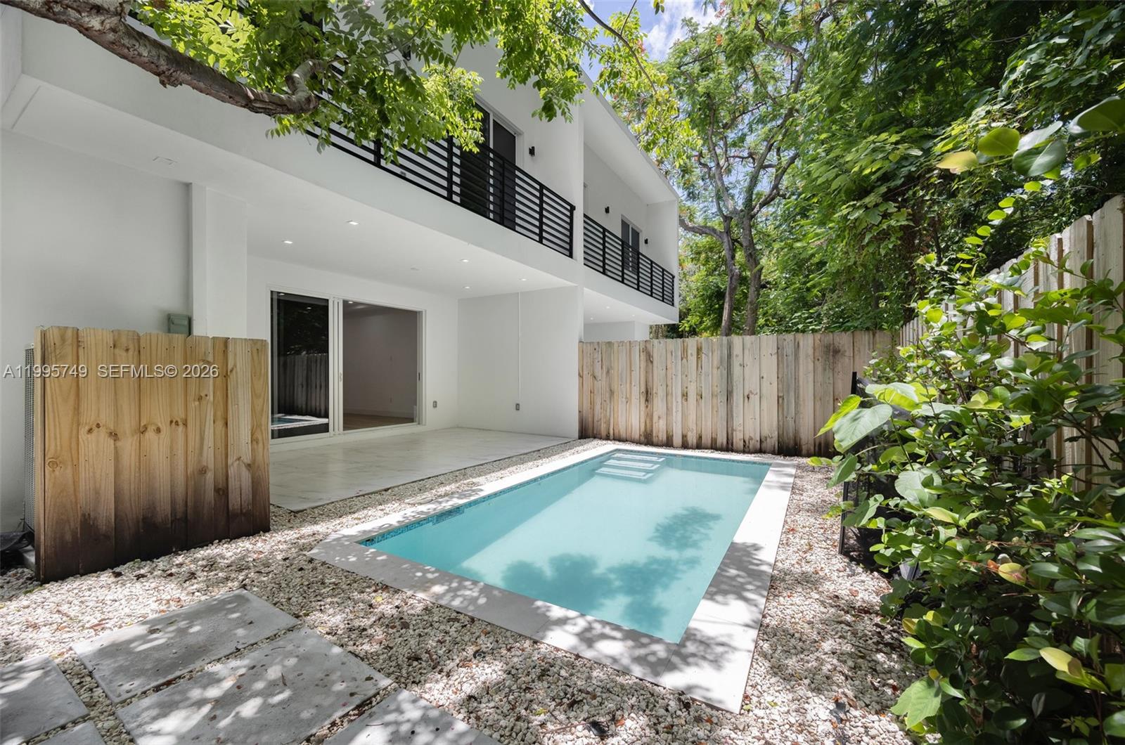 3162 Plaza St Coconut Grove, FL 33133