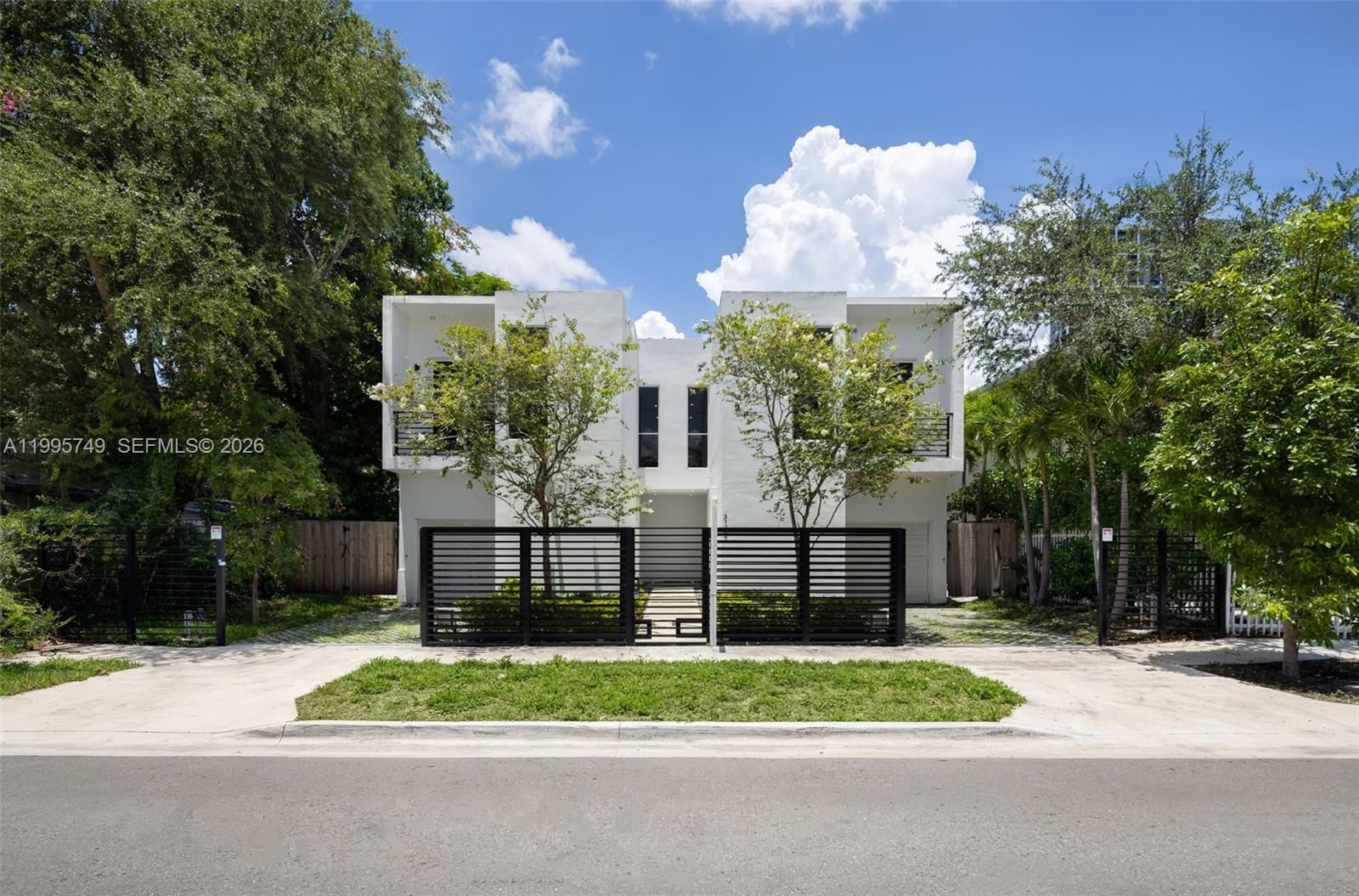 3162 Plaza St Coconut Grove, FL 33133