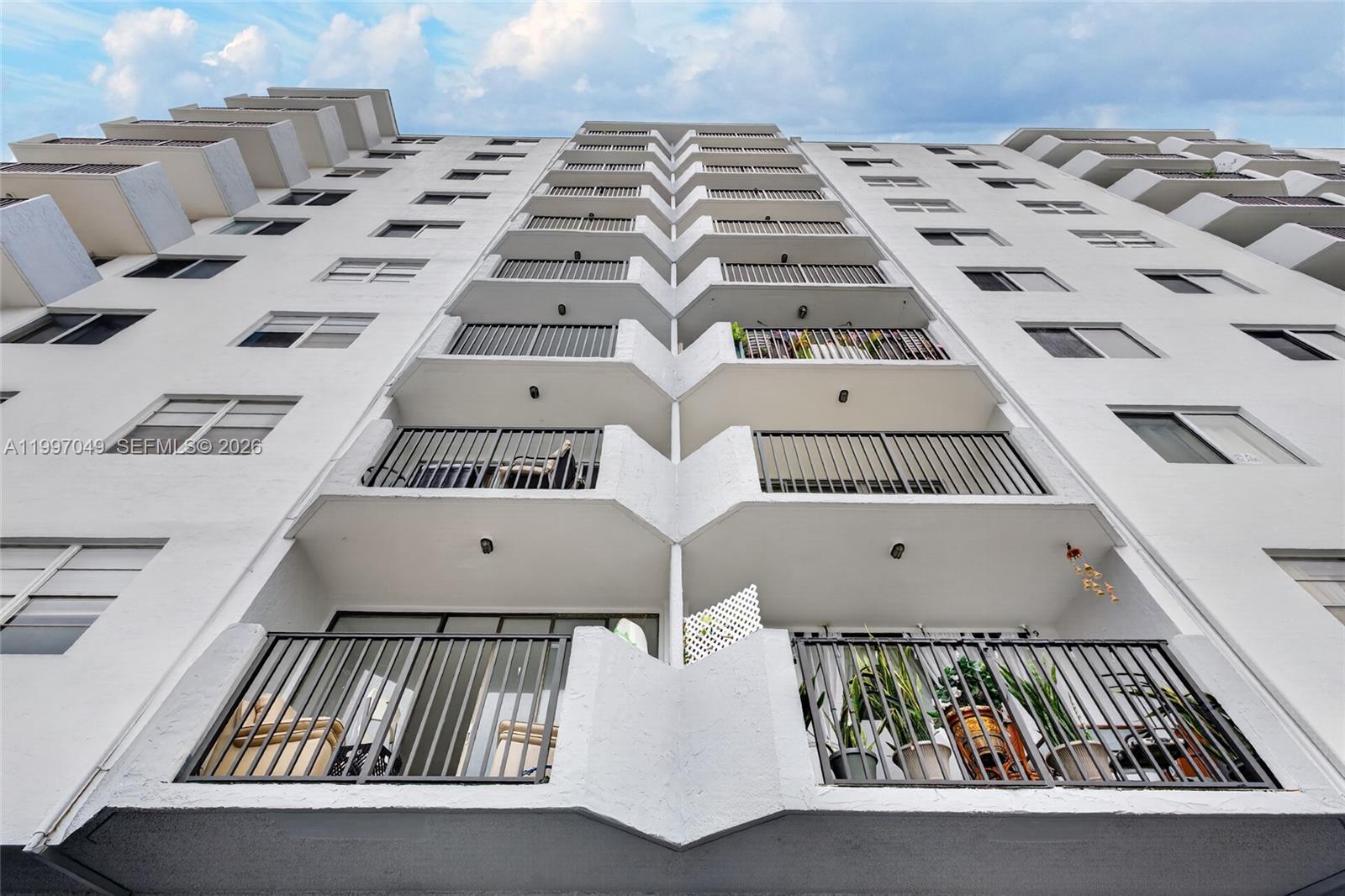 3703 NE 166th St #302 North Miami Beach, FL 33160